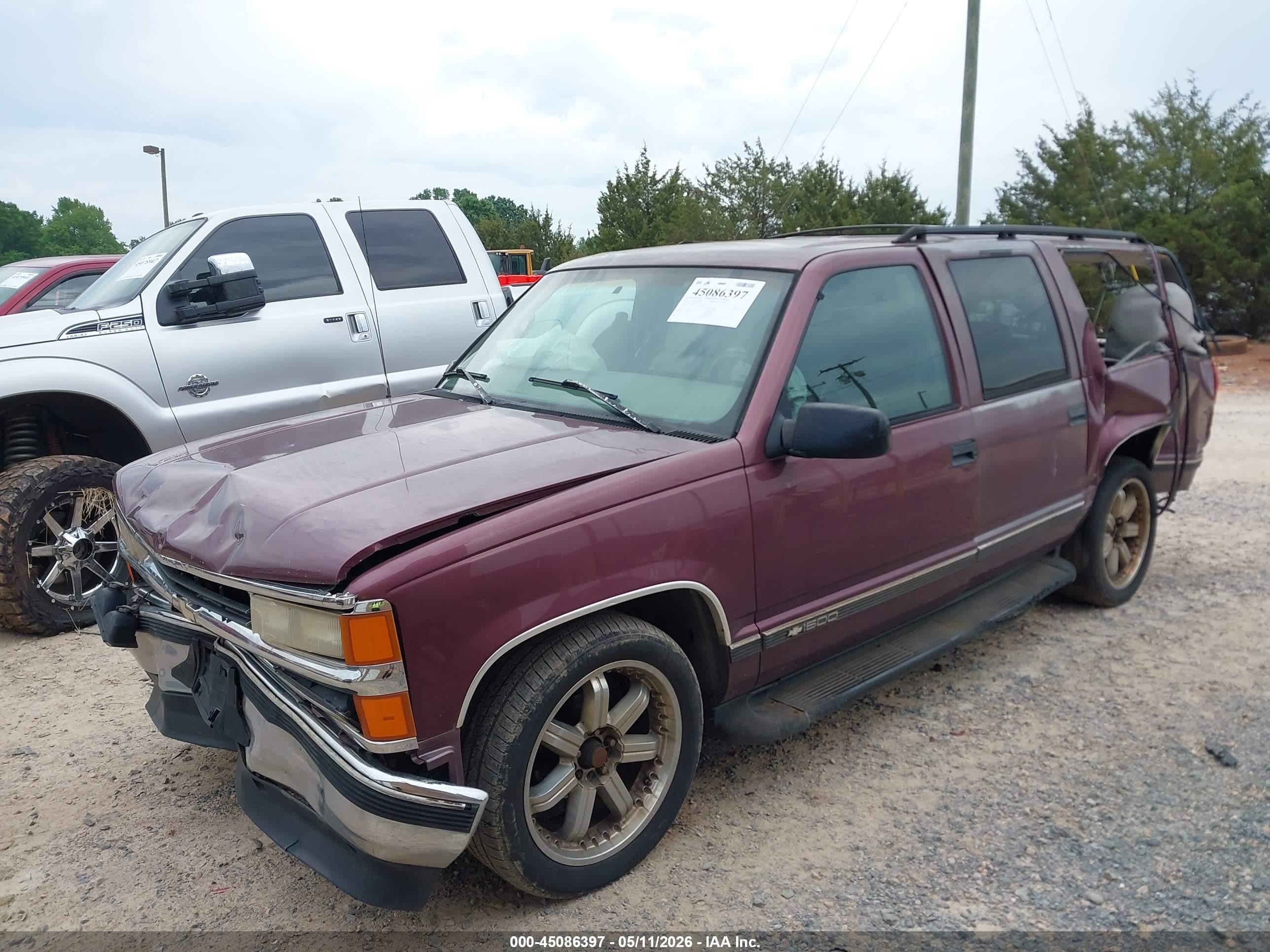 1997 Chevrolet Suburban 1500   Burgundy vin: 3GNEC16R5VG110271