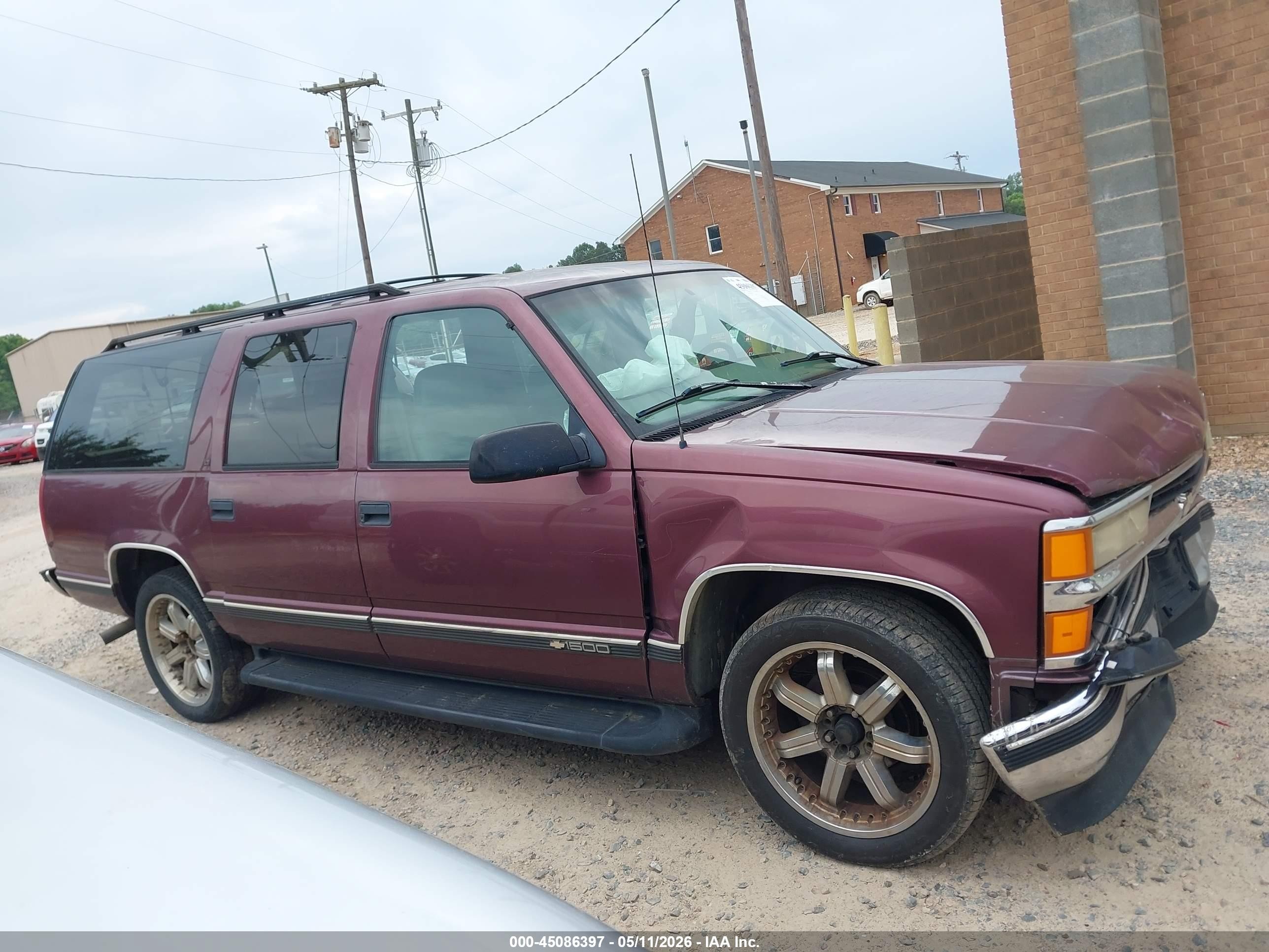 1997 Chevrolet Suburban 1500   Burgundy vin: 3GNEC16R5VG110271