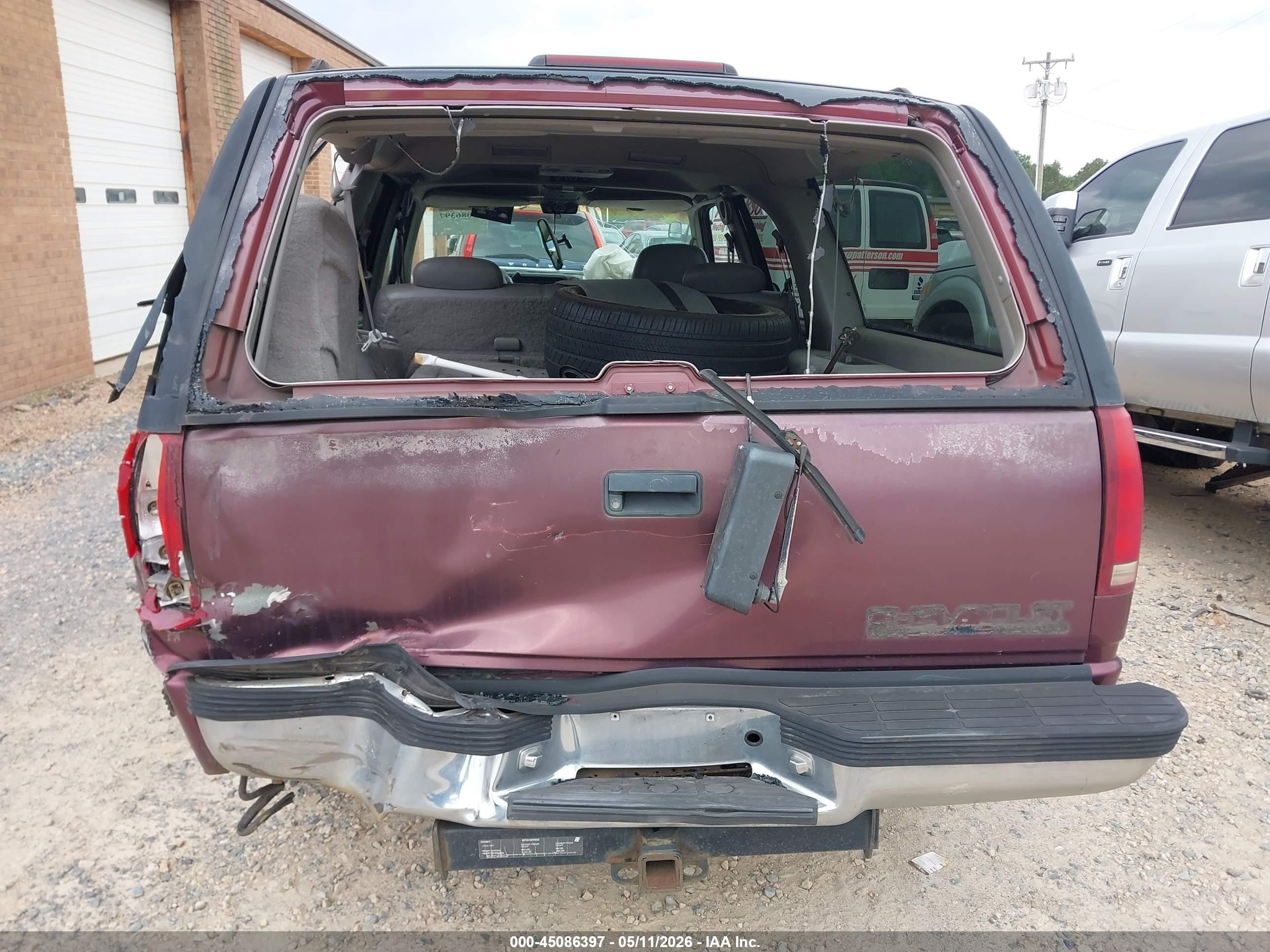1997 Chevrolet Suburban 1500   Burgundy vin: 3GNEC16R5VG110271
