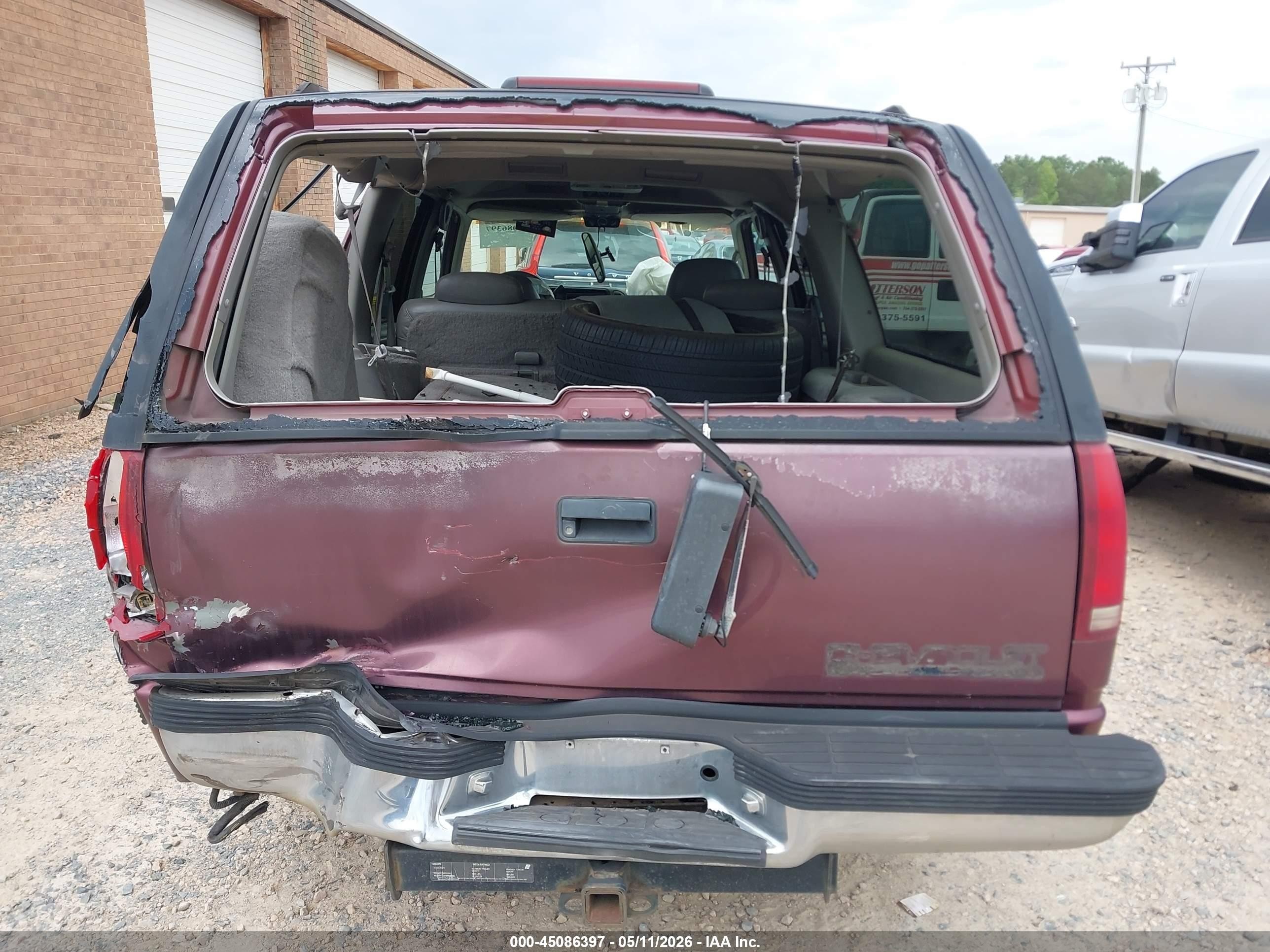 1997 Chevrolet Suburban 1500   Burgundy vin: 3GNEC16R5VG110271
