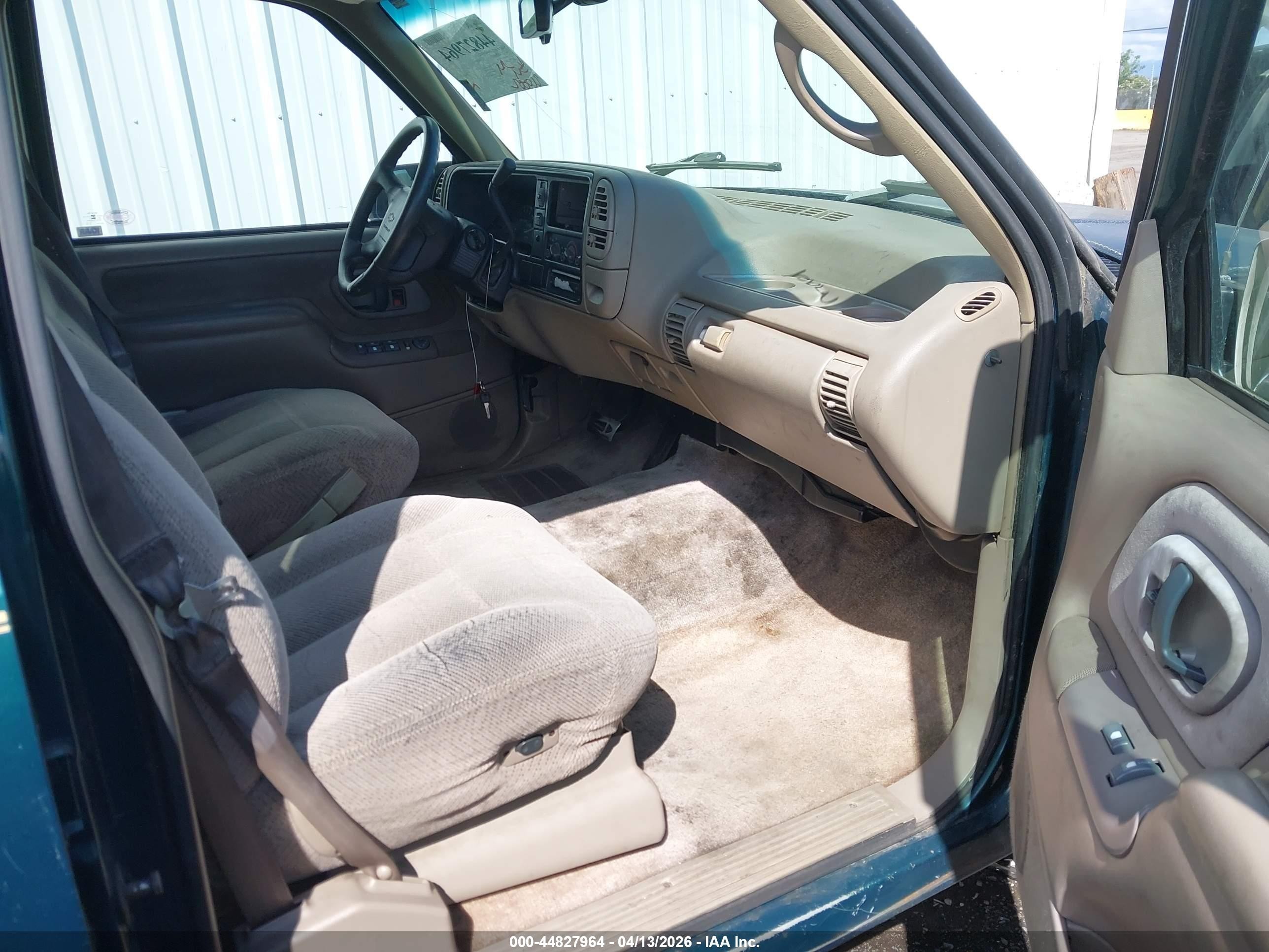 1996 Chevrolet Suburban C1500 Green vin: 3GNEC16R6TG169844