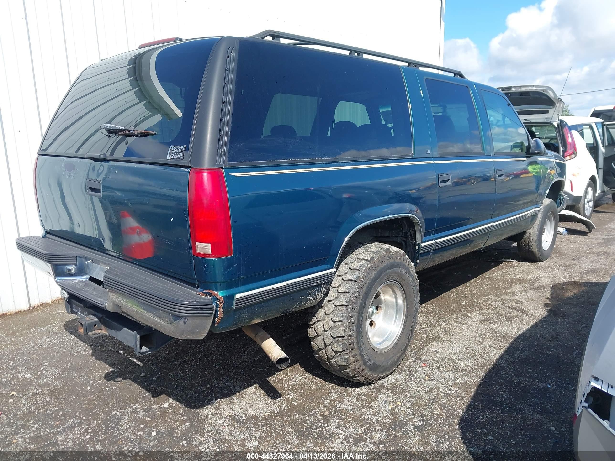 1996 Chevrolet Suburban C1500 Green vin: 3GNEC16R6TG169844
