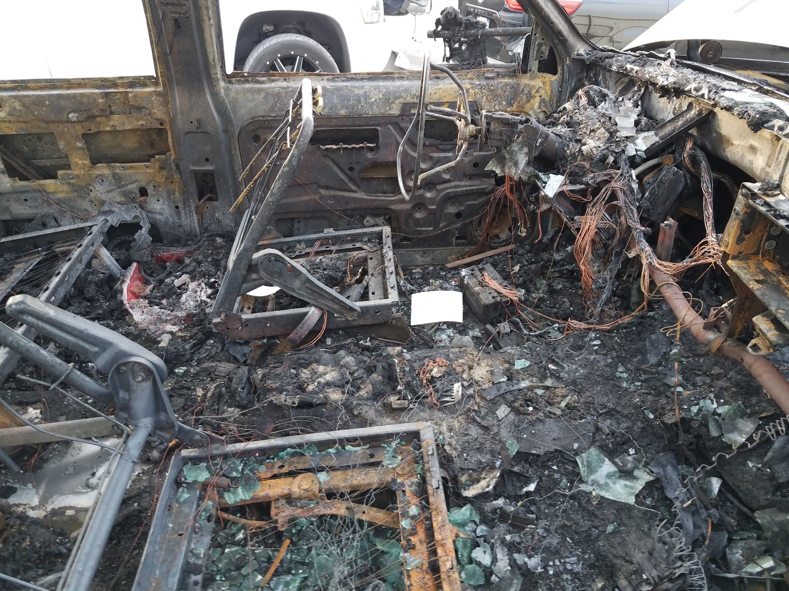 1997 Chevrolet Suburban C1500 Burn vin: 3GNEC16R6VG162525
