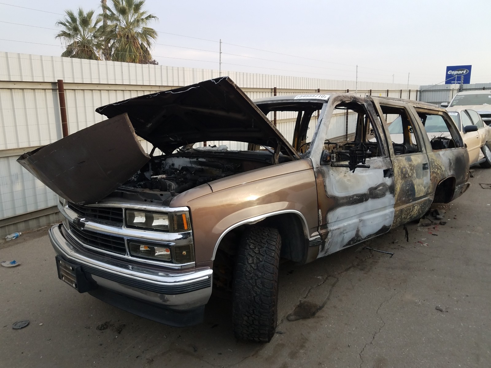 1997 Chevrolet Suburban C1500 Burn vin: 3GNEC16R6VG162525