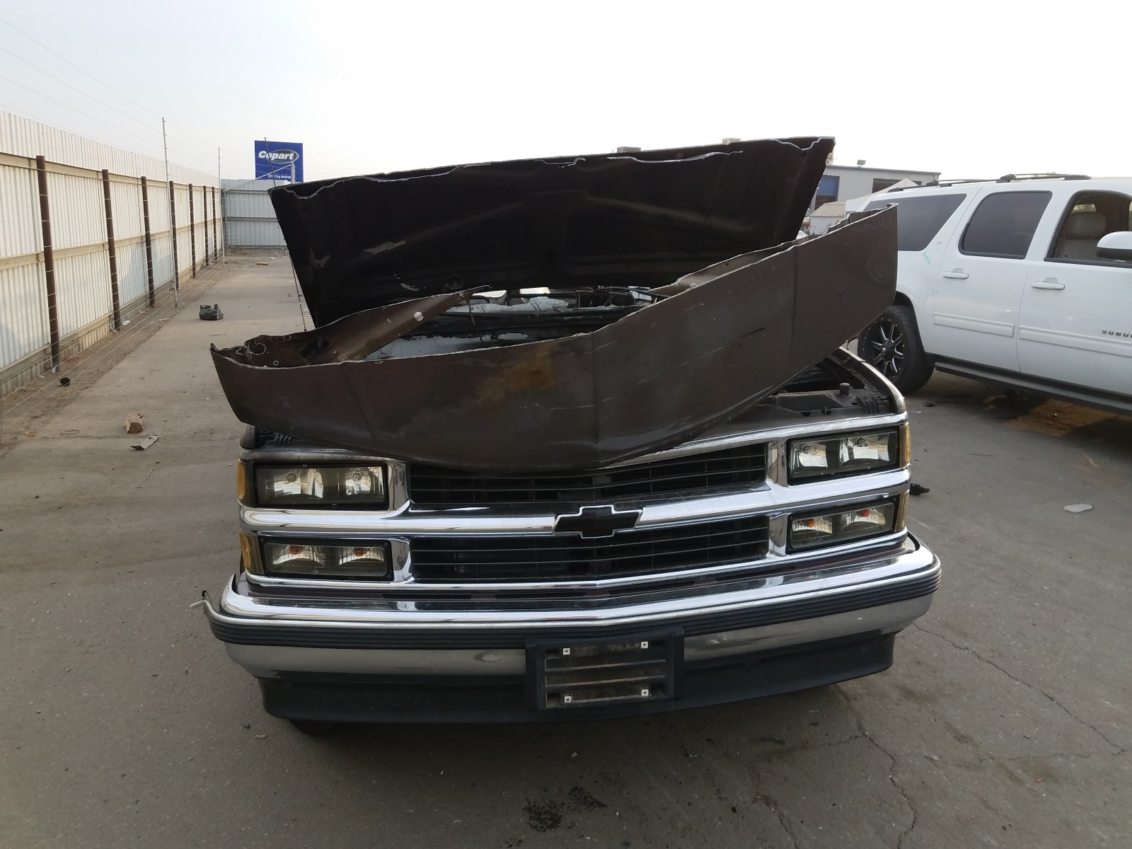 1997 Chevrolet Suburban C1500 Burn vin: 3GNEC16R6VG162525