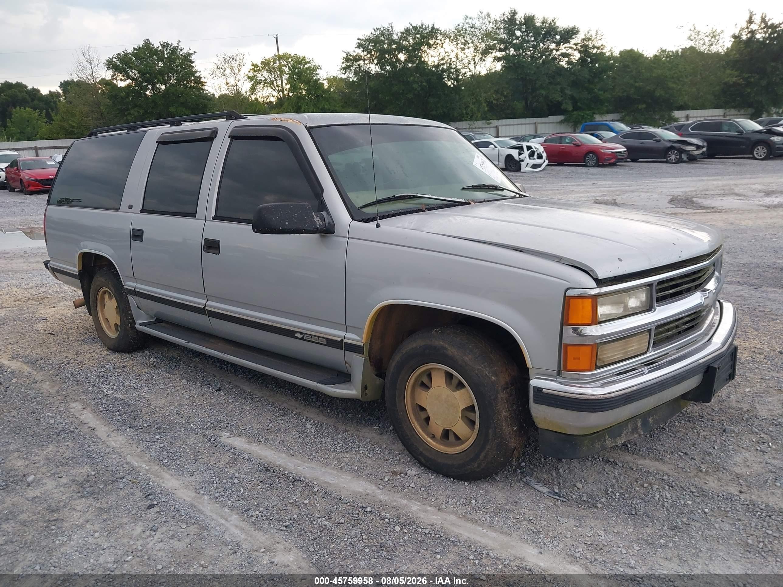 1997 Chevrolet Suburban 1500   Серебряный vin: 3GNEC16R6VG163934