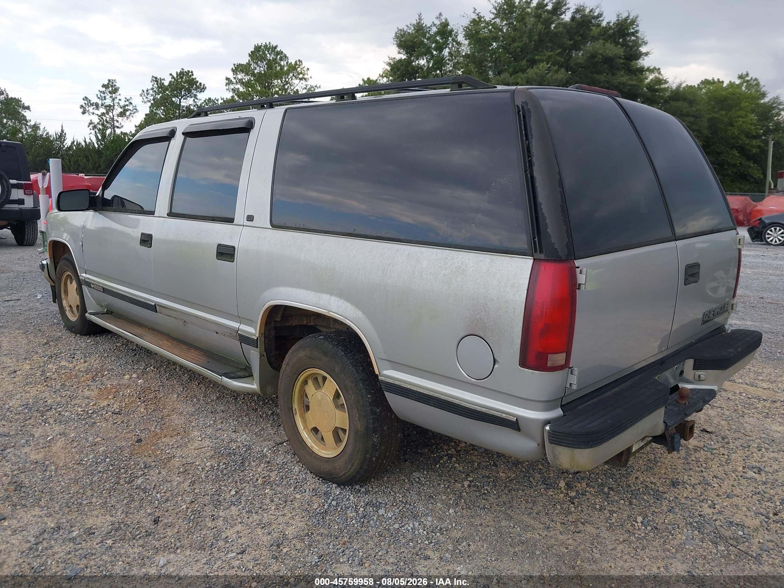 1997 Chevrolet Suburban 1500   Silver vin: 3GNEC16R6VG163934