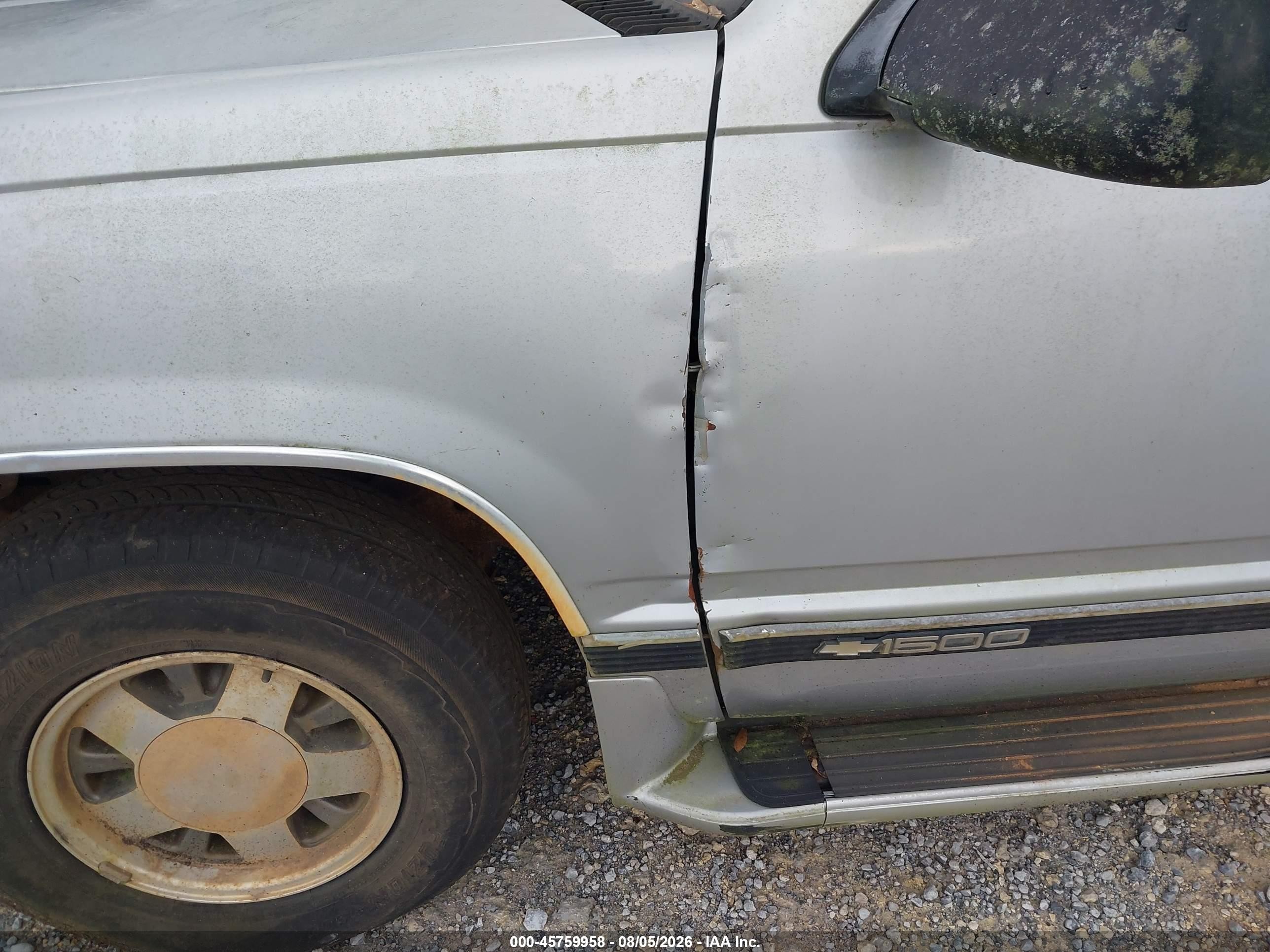 1997 Chevrolet Suburban 1500   Silver vin: 3GNEC16R6VG163934