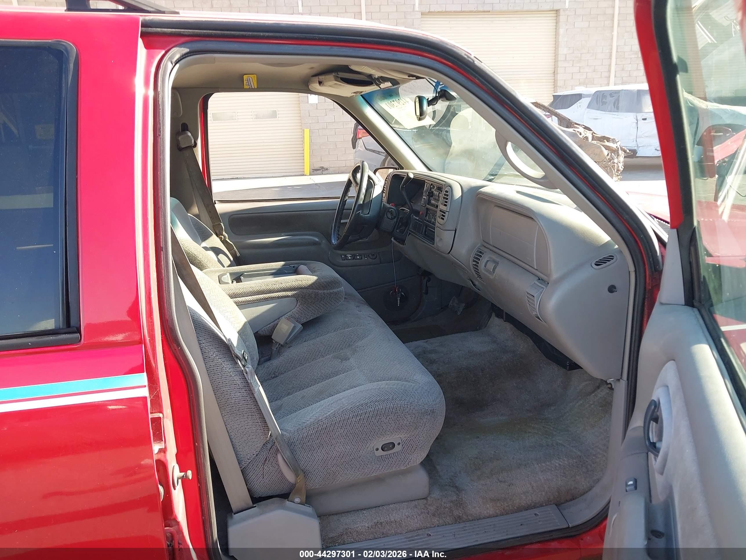 1997 Chevrolet Suburban 1500   Red vin: 3GNEC16R6VG170043