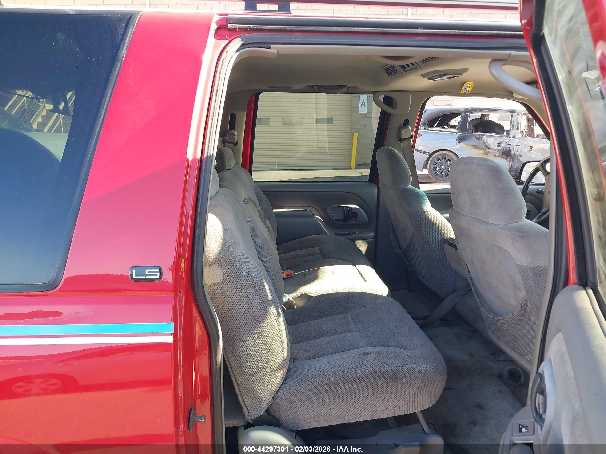 1997 Chevrolet Suburban 1500   Red vin: 3GNEC16R6VG170043