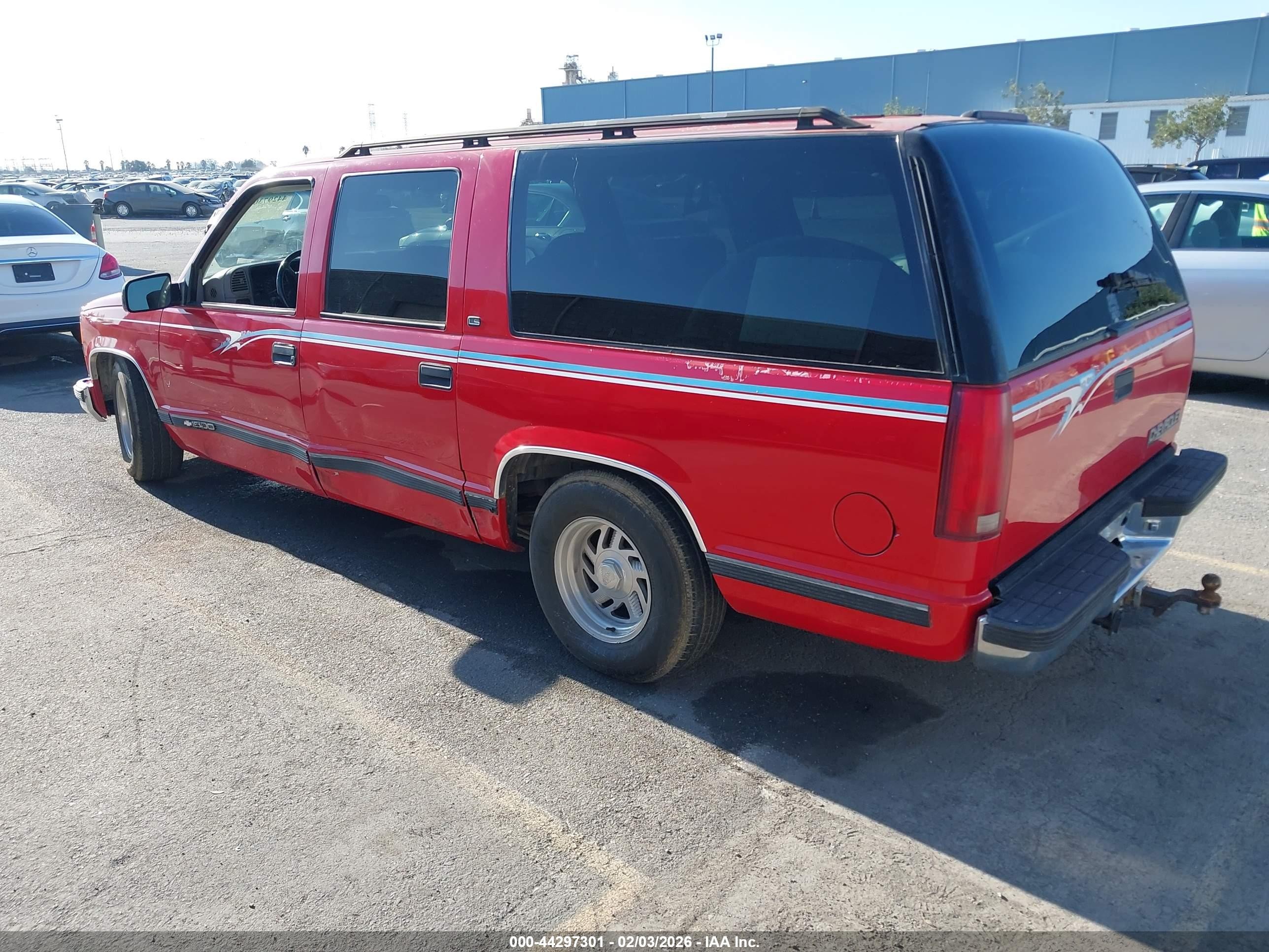 1997 Chevrolet Suburban 1500   Red vin: 3GNEC16R6VG170043