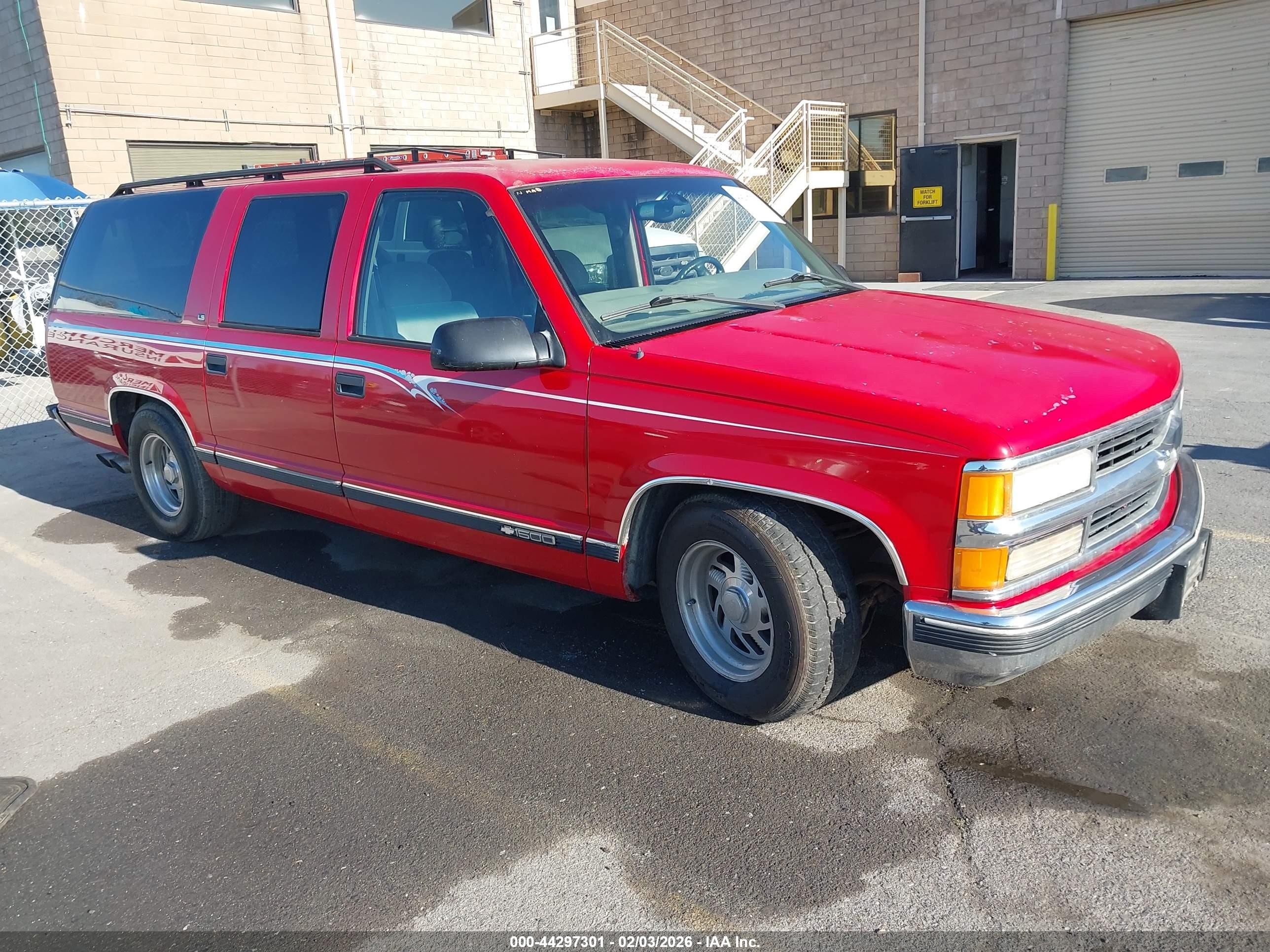 1997 Chevrolet Suburban 1500   Red vin: 3GNEC16R6VG170043
