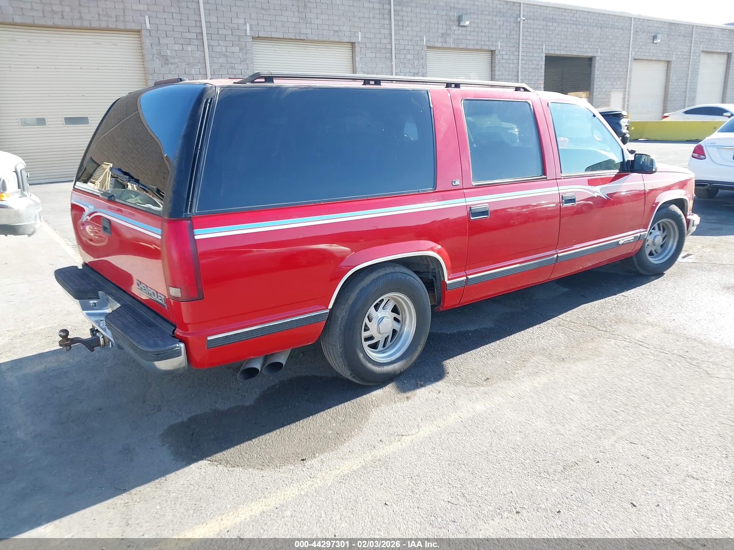 1997 Chevrolet Suburban 1500   Red vin: 3GNEC16R6VG170043