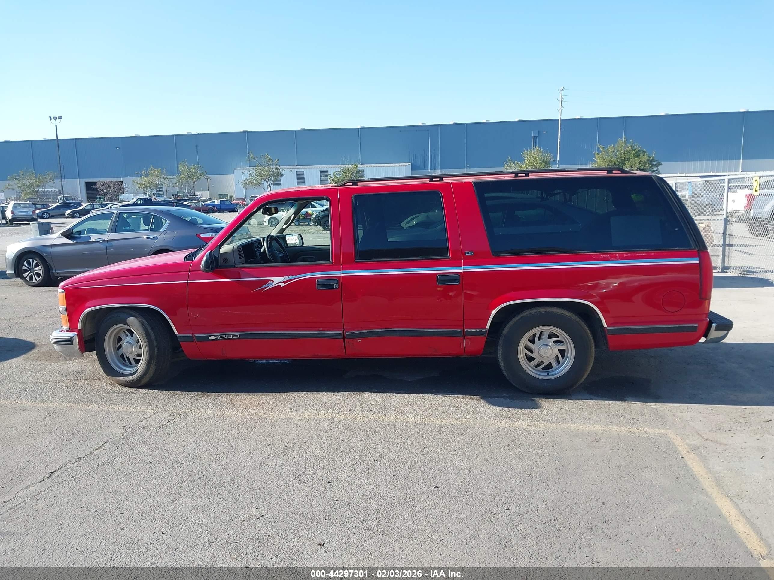 1997 Chevrolet Suburban 1500   Red vin: 3GNEC16R6VG170043