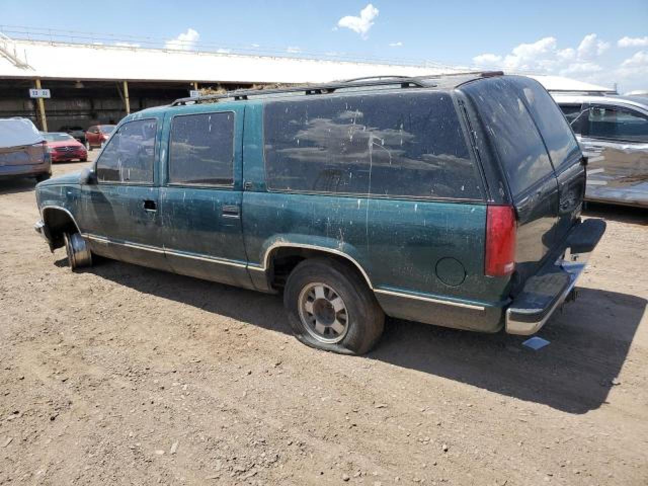 1997 Chevrolet Suburban C1500 Green vin: 3GNEC16R6VG173251