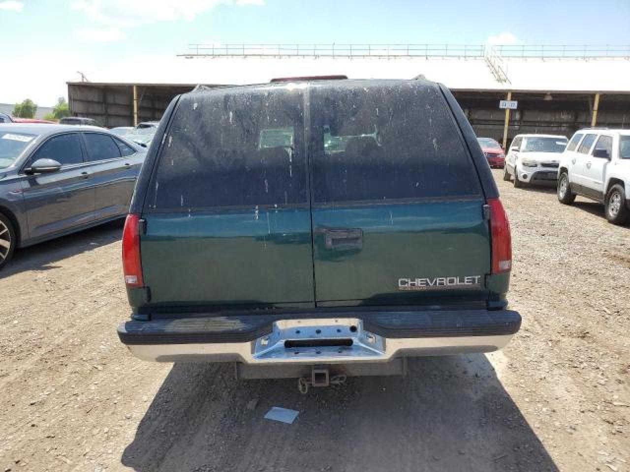1997 Chevrolet Suburban C1500 Green vin: 3GNEC16R6VG173251