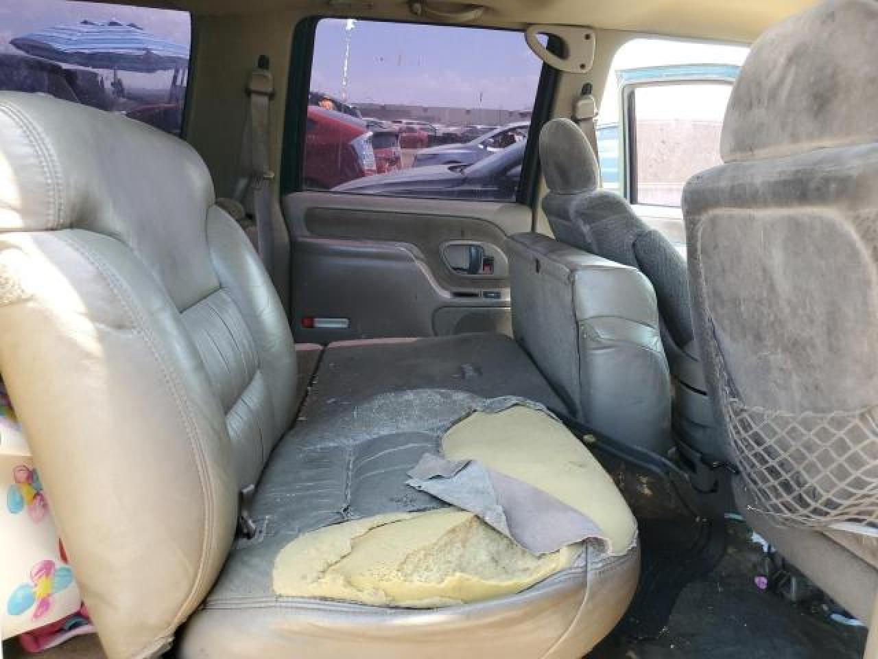 1997 Chevrolet Suburban C1500 Green vin: 3GNEC16R6VG173251