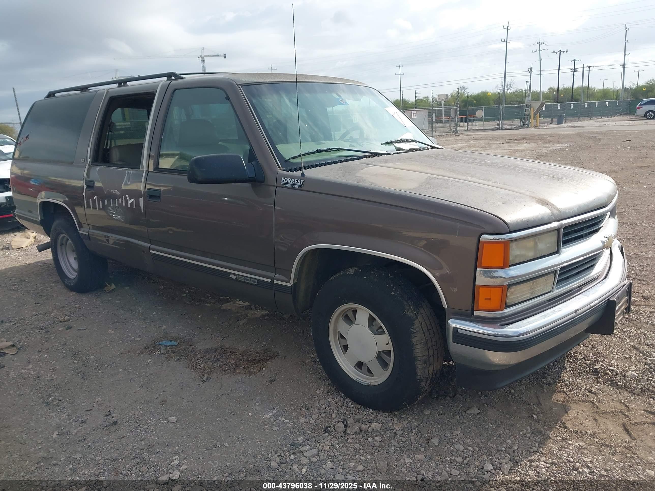 1998 Chevrolet Suburban 1500   Brown vin: 3GNEC16R6WG109972