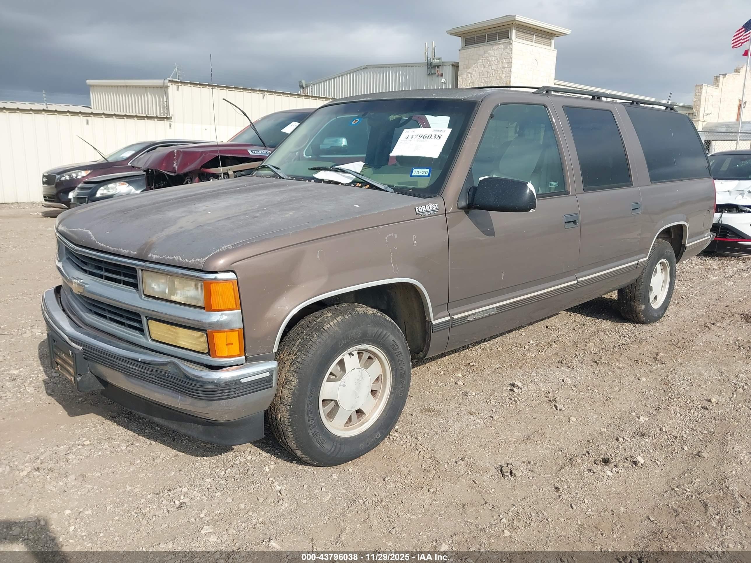 1998 Chevrolet Suburban 1500   Brown vin: 3GNEC16R6WG109972