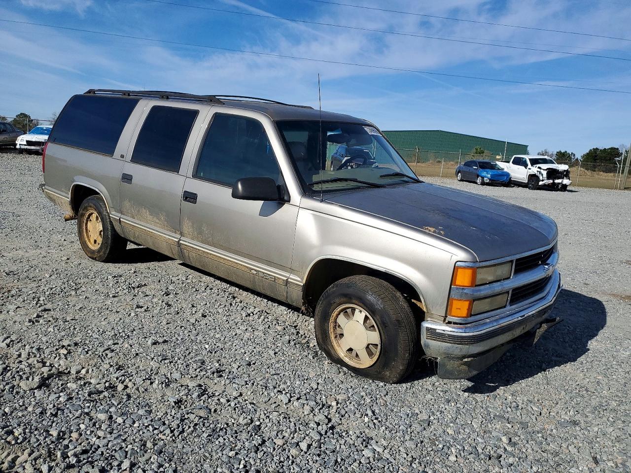 1999 Chevrolet Suburban C1500 Tan vin: 3GNEC16R6XG121136
