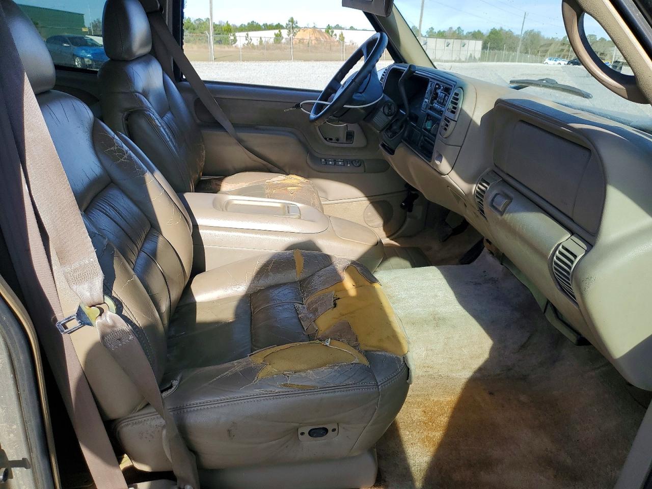 1999 Chevrolet Suburban C1500 Tan vin: 3GNEC16R6XG121136