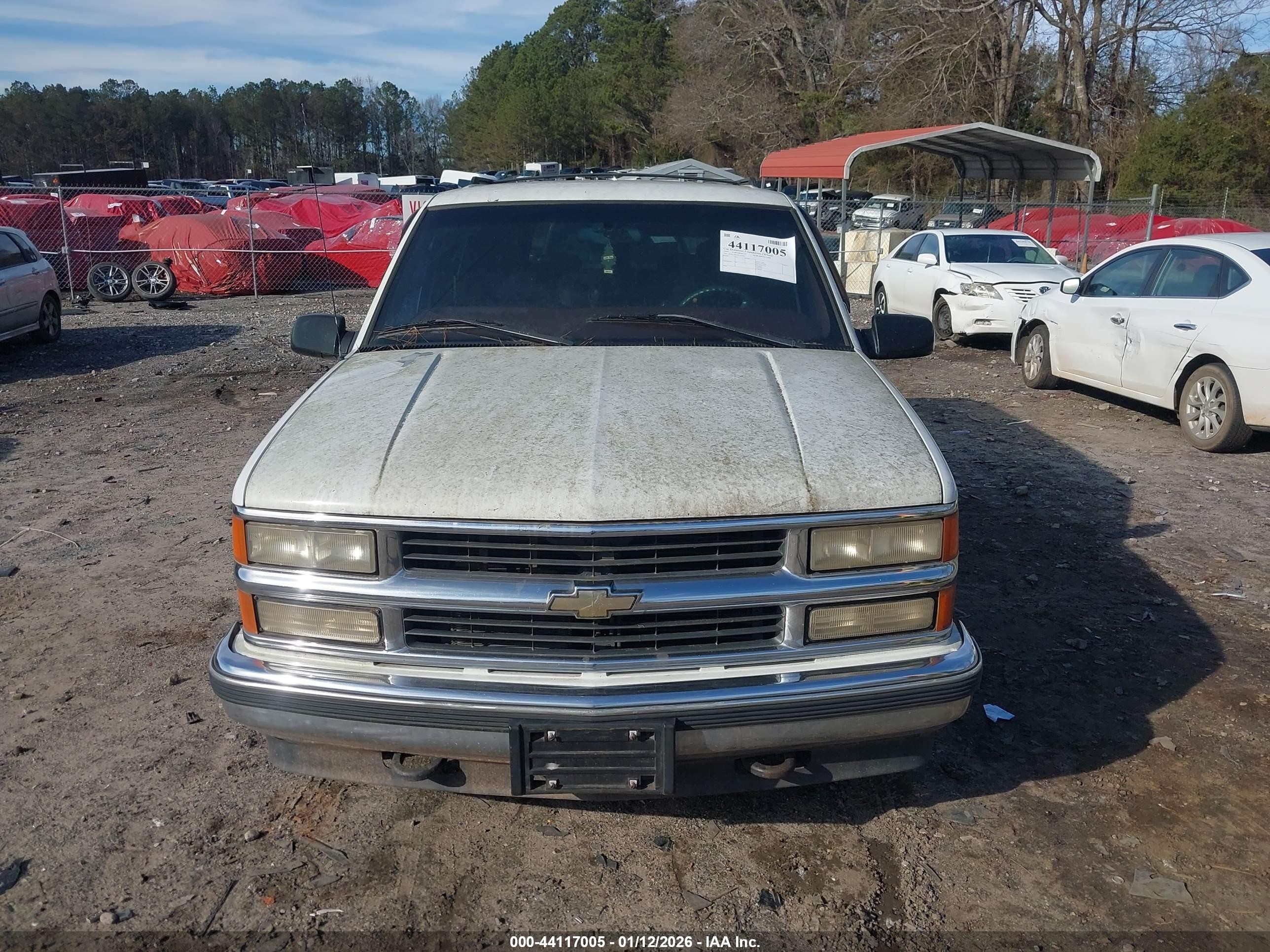 1997 Chevrolet Suburban 1500   White vin: 3GNEC16R7VG134376