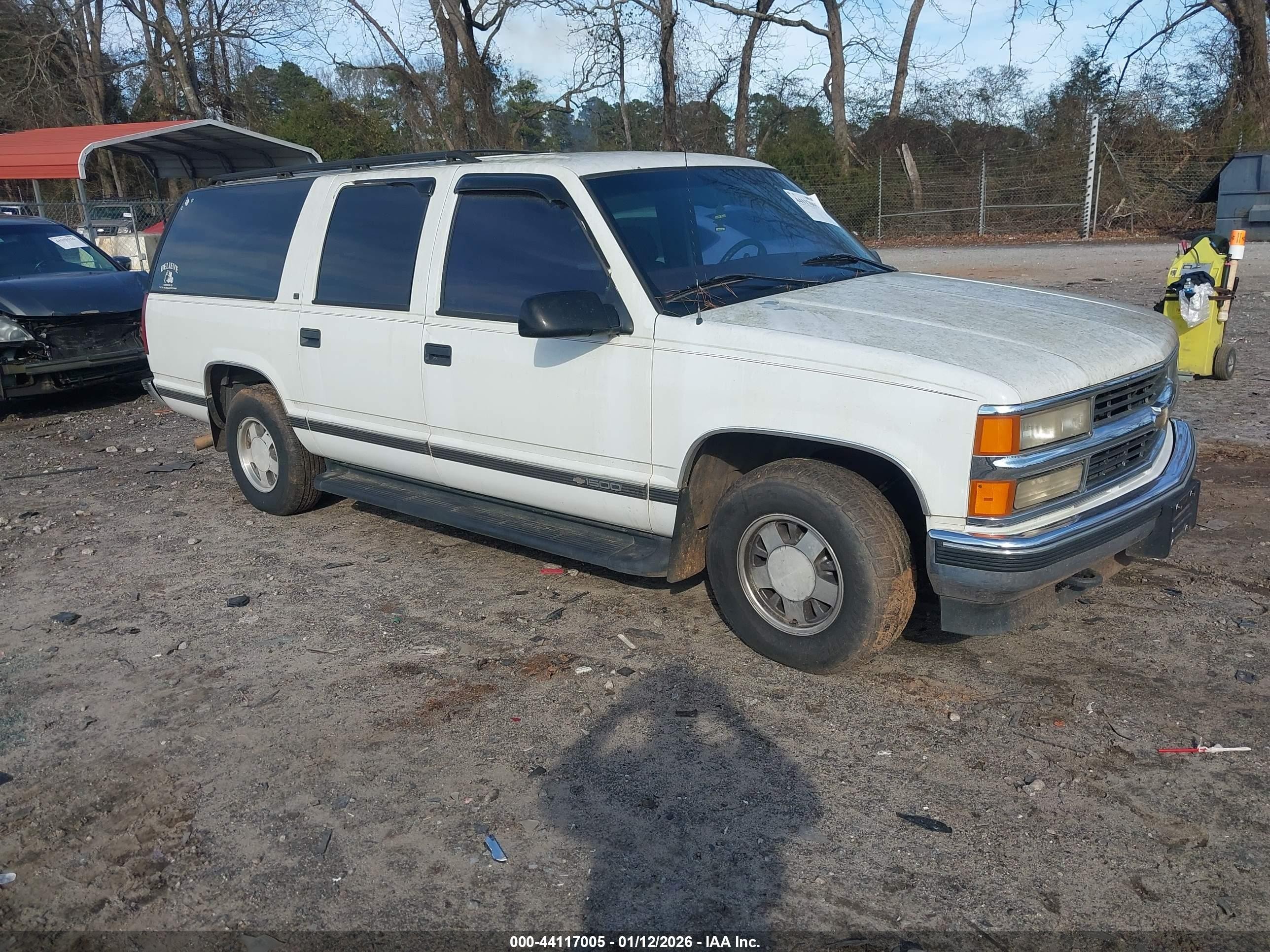 1997 Chevrolet Suburban 1500   White vin: 3GNEC16R7VG134376