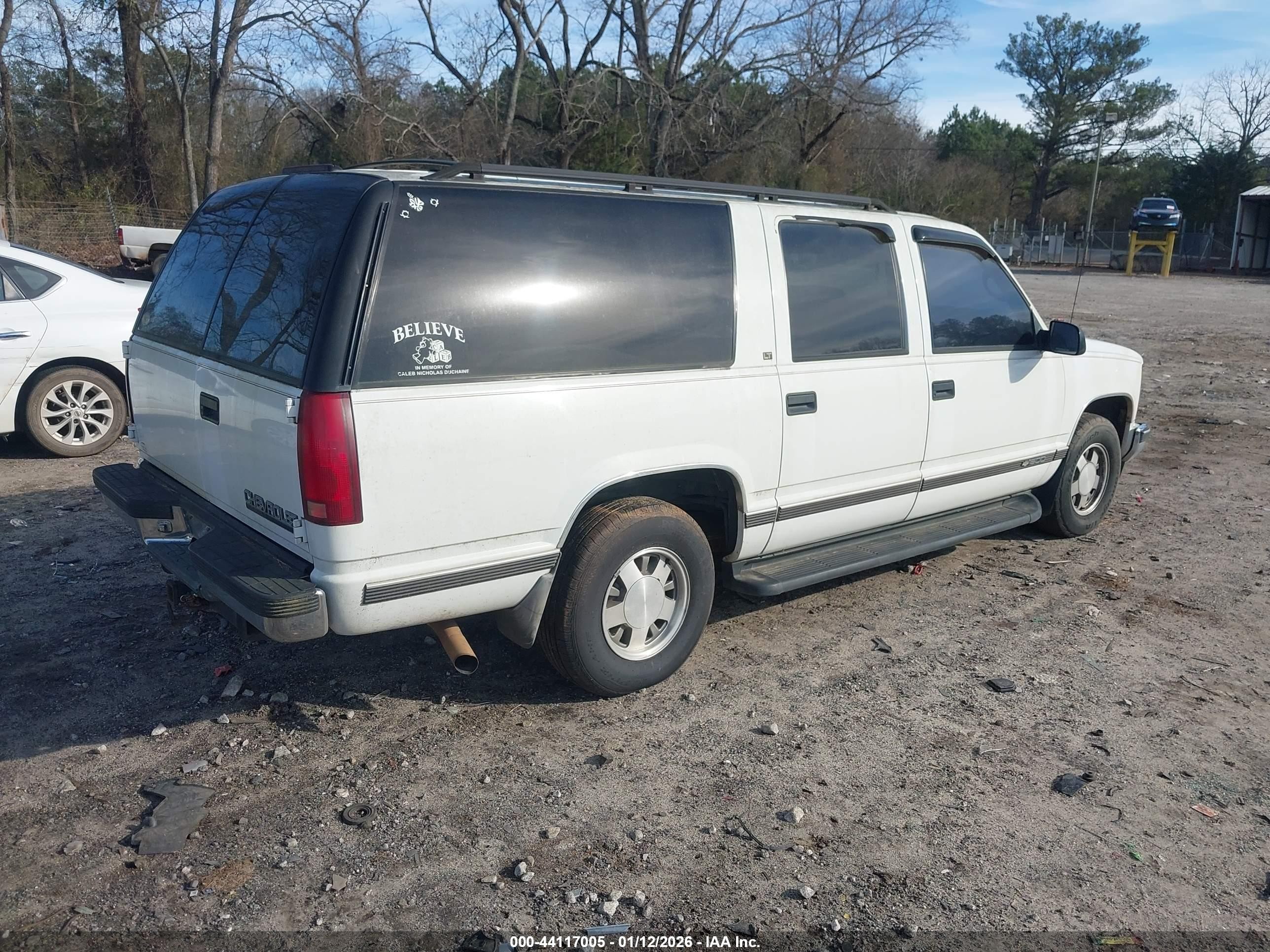 1997 Chevrolet Suburban 1500   White vin: 3GNEC16R7VG134376