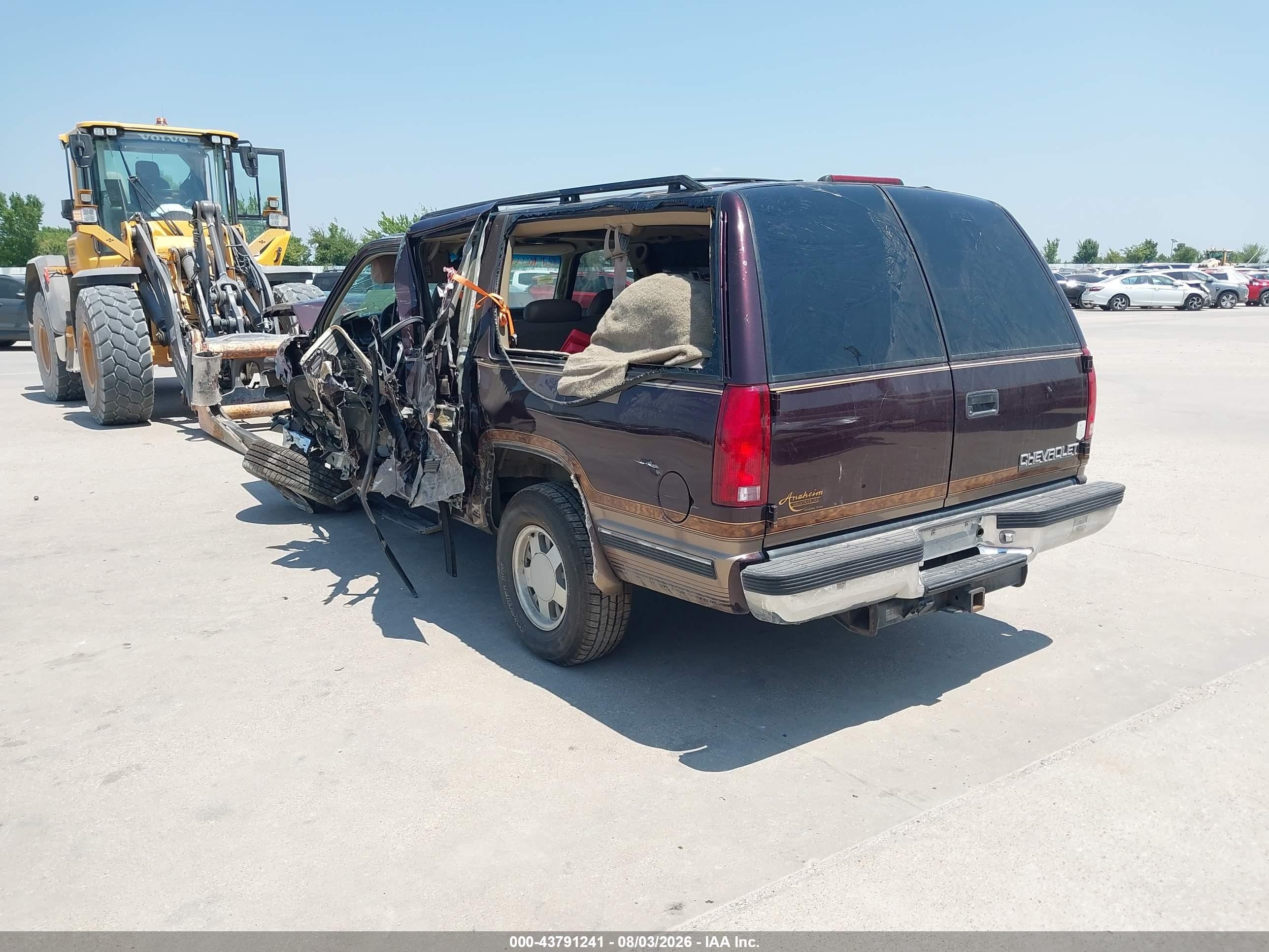 1997 Chevrolet Suburban 1500   Burgundy vin: 3GNEC16R7VG149539