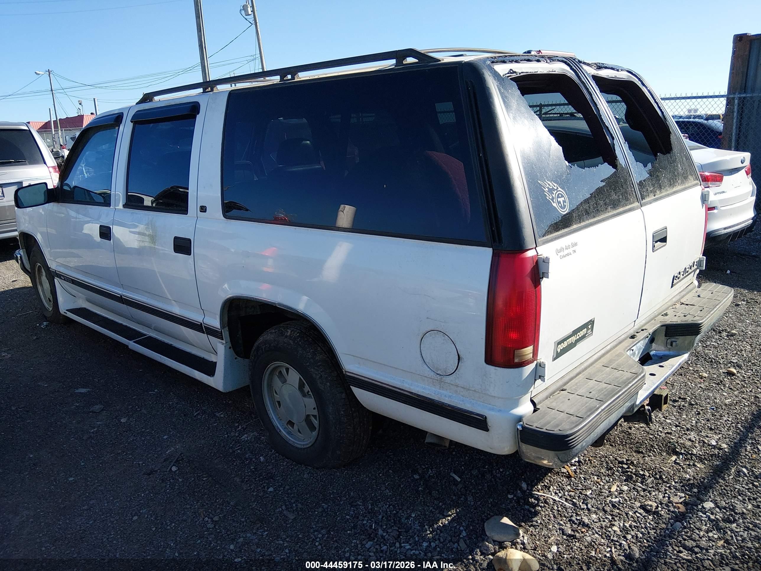 1998 Chevrolet Suburban 1500   White vin: 3GNEC16R7WG104957