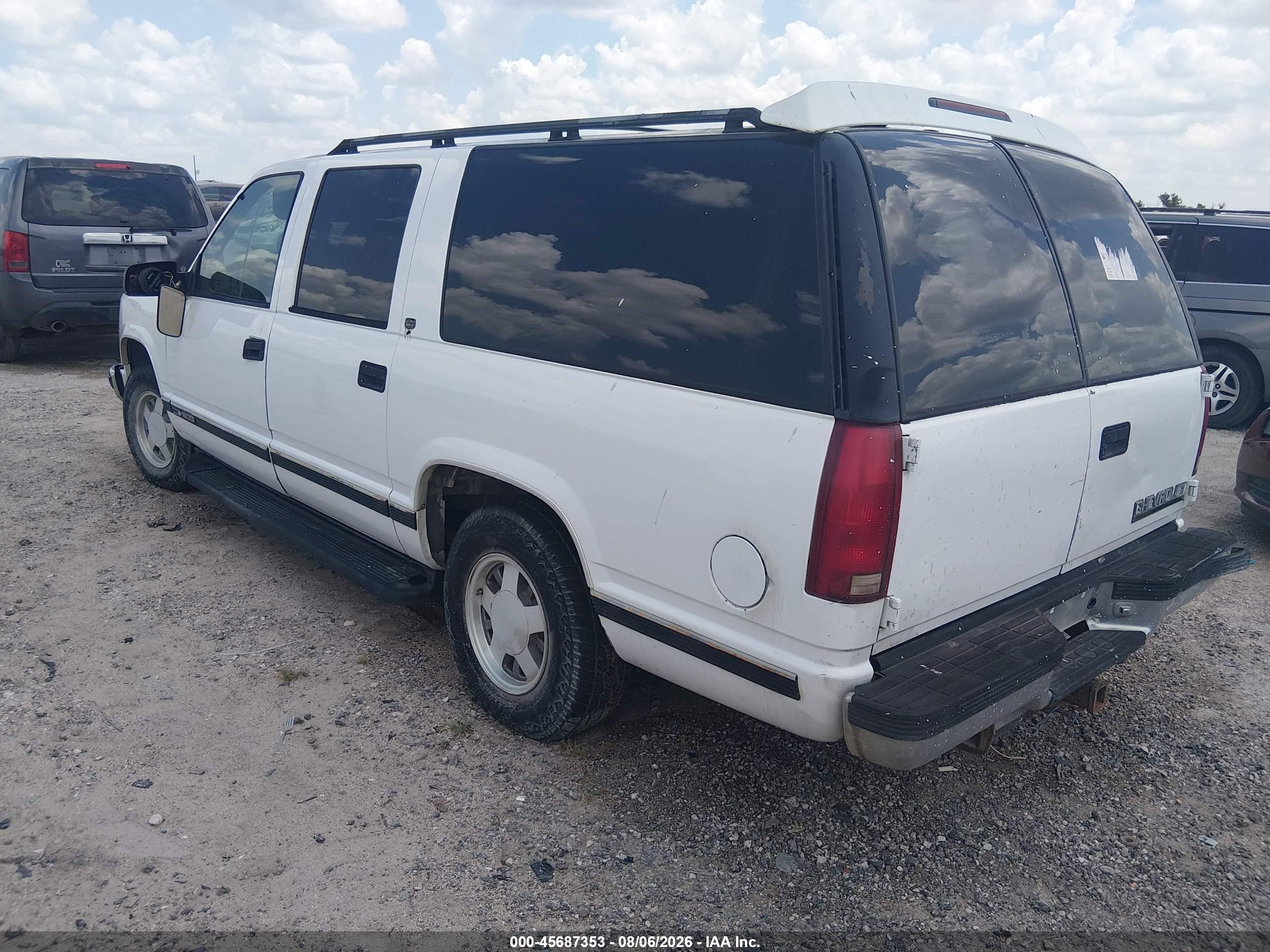 1999 Chevrolet Suburban 1500 Lt Белый vin: 3GNEC16R7XG131058