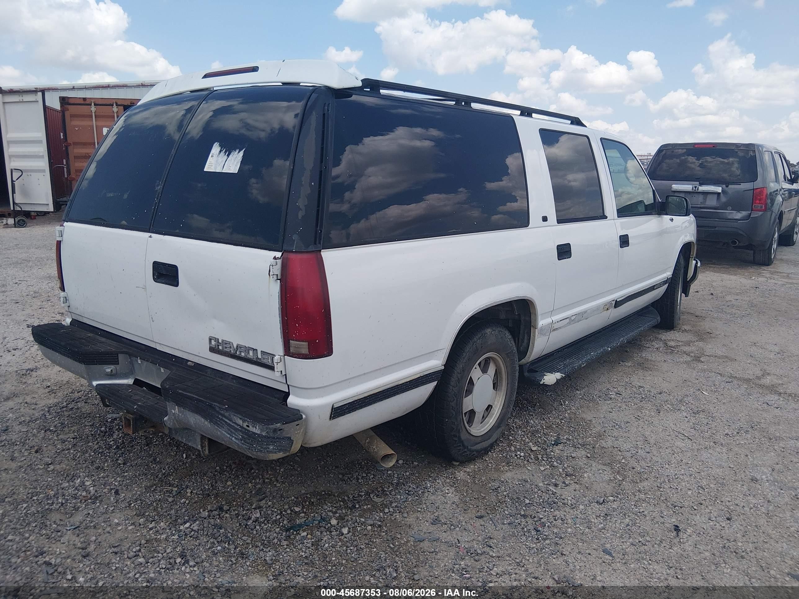 1999 Chevrolet Suburban 1500 Lt Белый vin: 3GNEC16R7XG131058