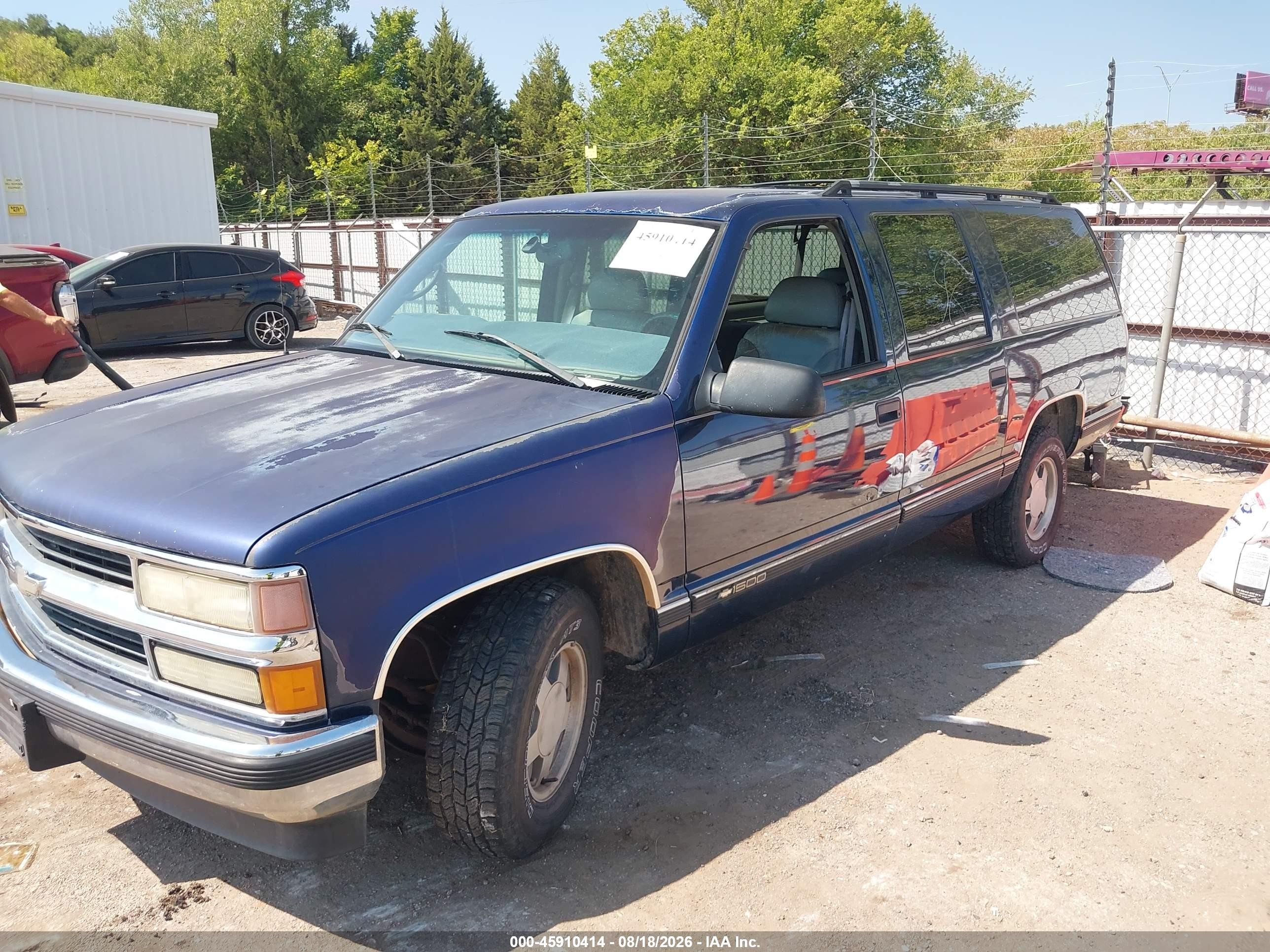 1999 Chevrolet Suburban Lt Синий vin: 3GNEC16R8XG266503