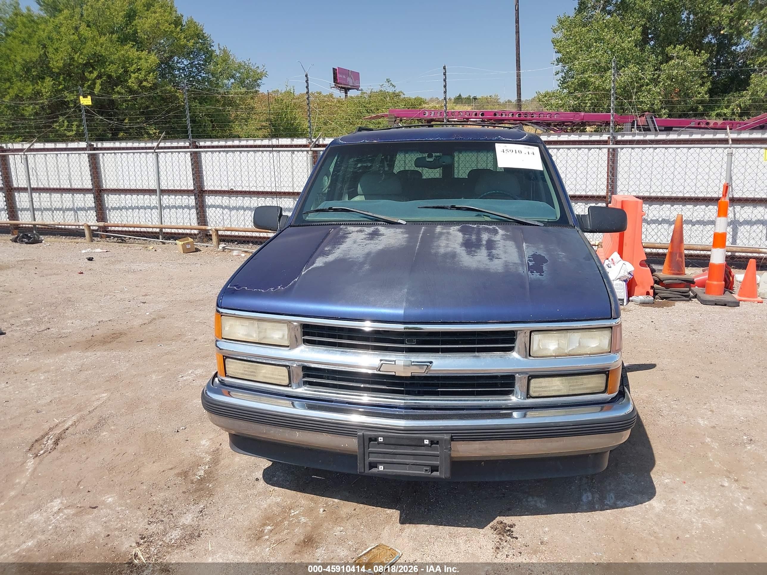 1999 Chevrolet Suburban Lt Синий vin: 3GNEC16R8XG266503