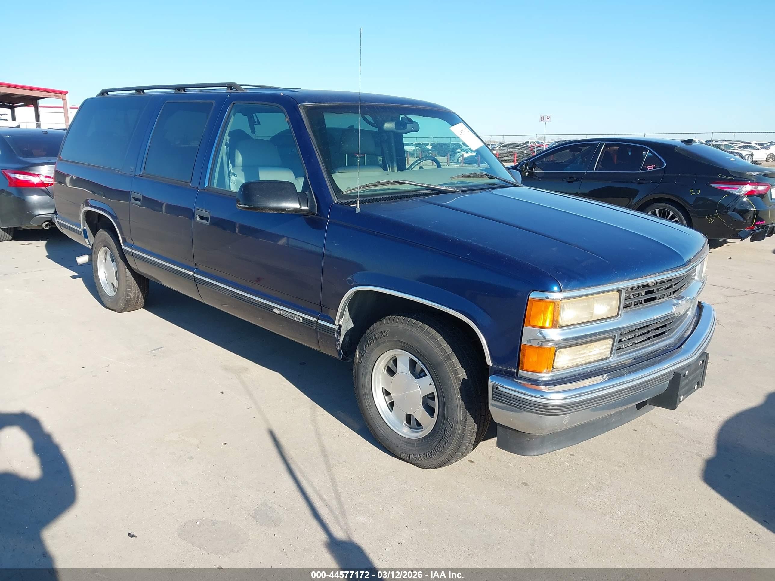 1997 Chevrolet Suburban 1500   Blue vin: 3GNEC16R9VG148439