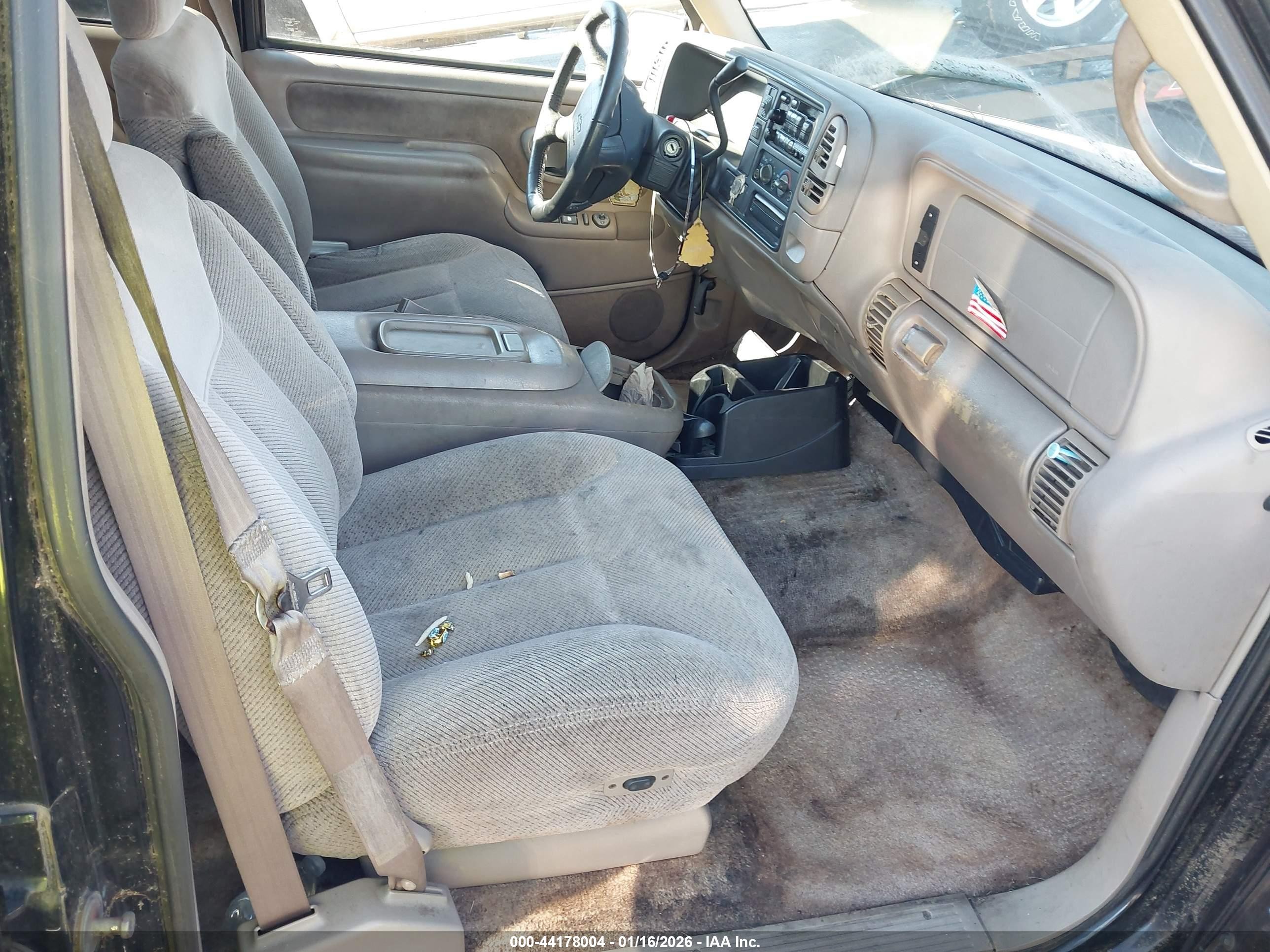 1997 Chevrolet Suburban 1500   Черный vin: 3GNEC16R9VG156508