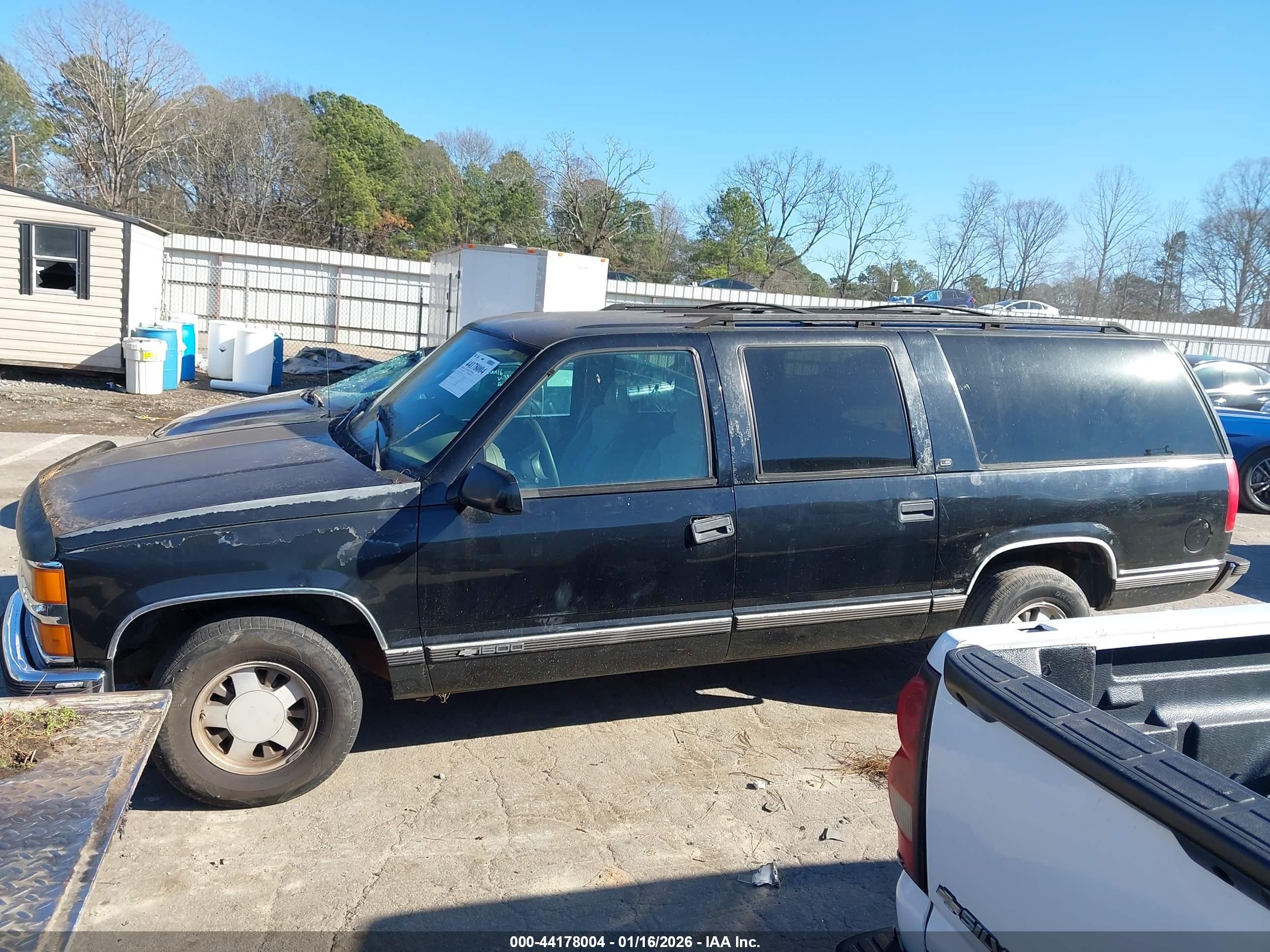 1997 Chevrolet Suburban 1500   Черный vin: 3GNEC16R9VG156508
