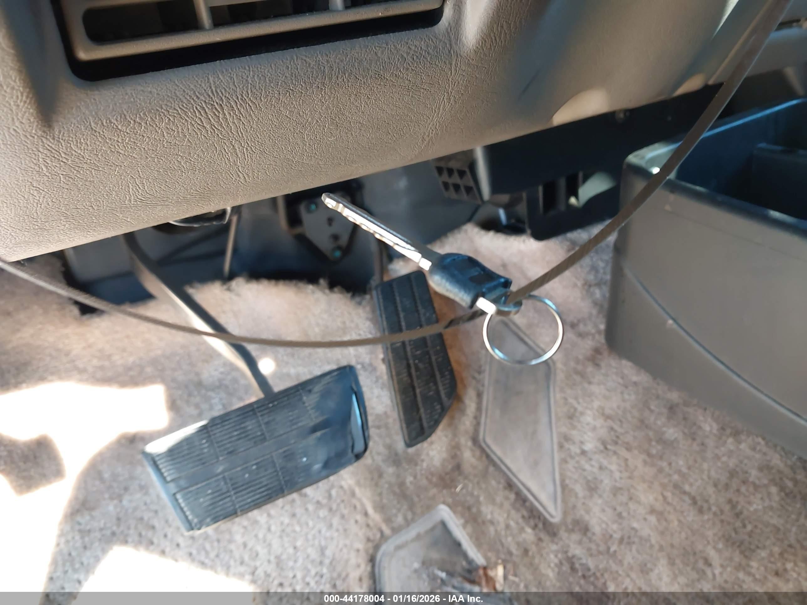1997 Chevrolet Suburban 1500   Черный vin: 3GNEC16R9VG156508