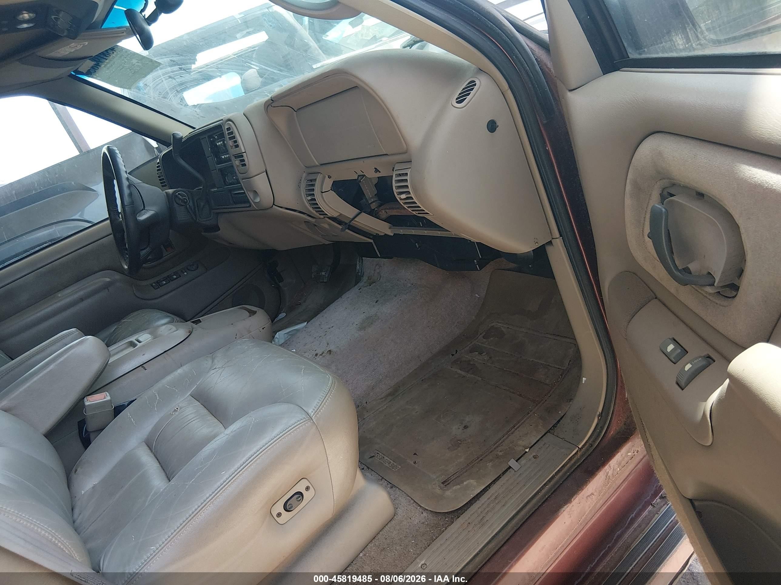 1998 Chevrolet Suburban 1500   Maroon vin: 3GNEC16R9WG108735