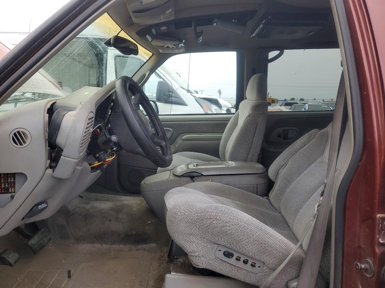 1998 Chevrolet Suburban C1500 Burgundy vin: 3GNEC16R9WG108914