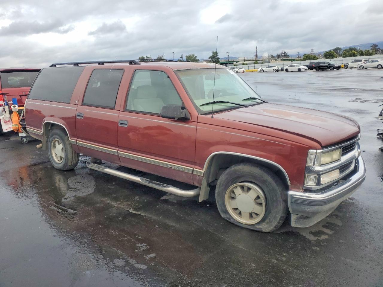 1998 Chevrolet Suburban C1500 Burgundy vin: 3GNEC16R9WG108914