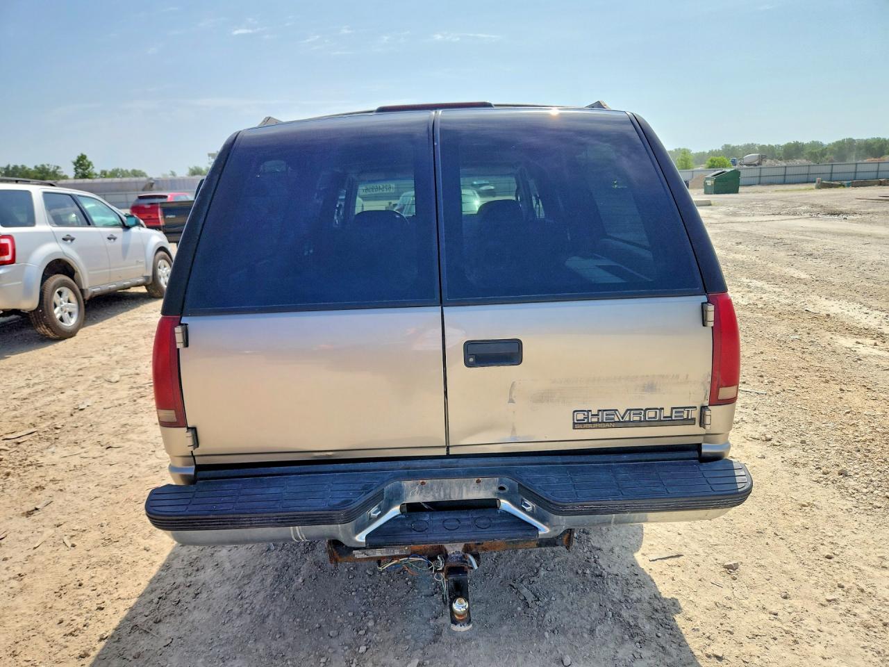 1999 Chevrolet Subrban Silver vin: 3GNEC16RXXG212832