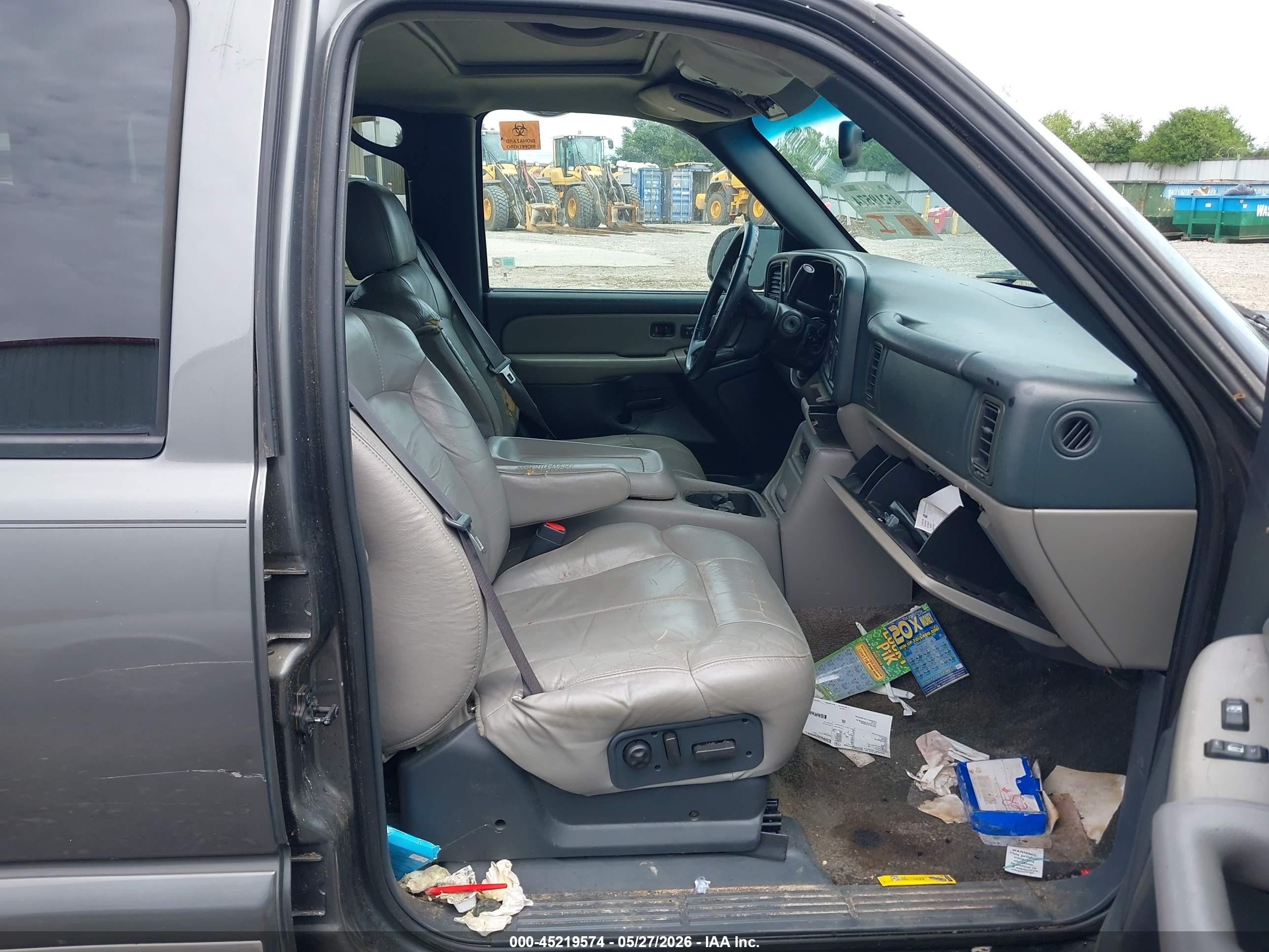 2001 Chevrolet Suburban 1500 Lt Серый vin: 3GNEC16T01G275781