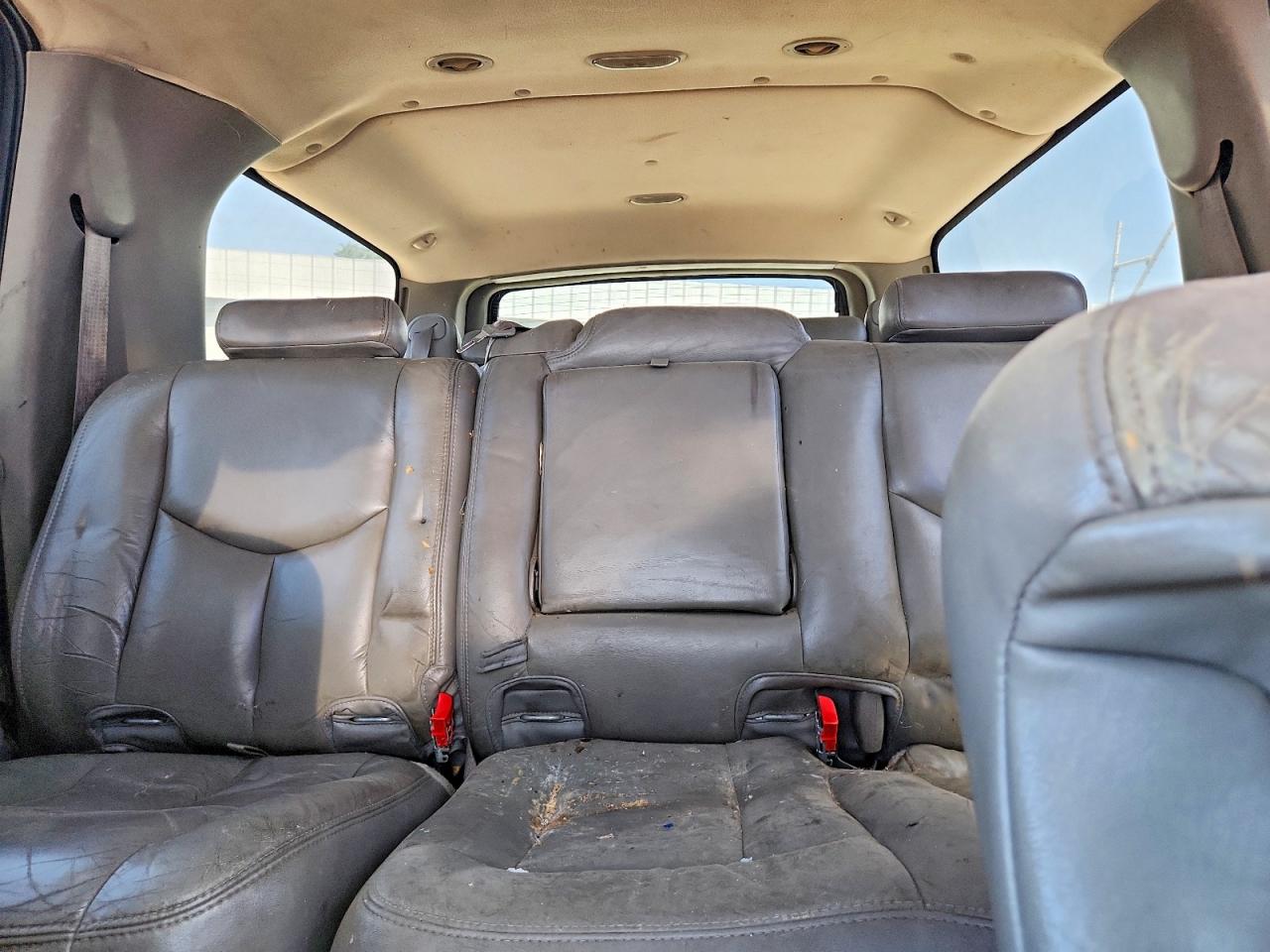 2003 Chevrolet Suburban C1500 Black vin: 3GNEC16T03G298917