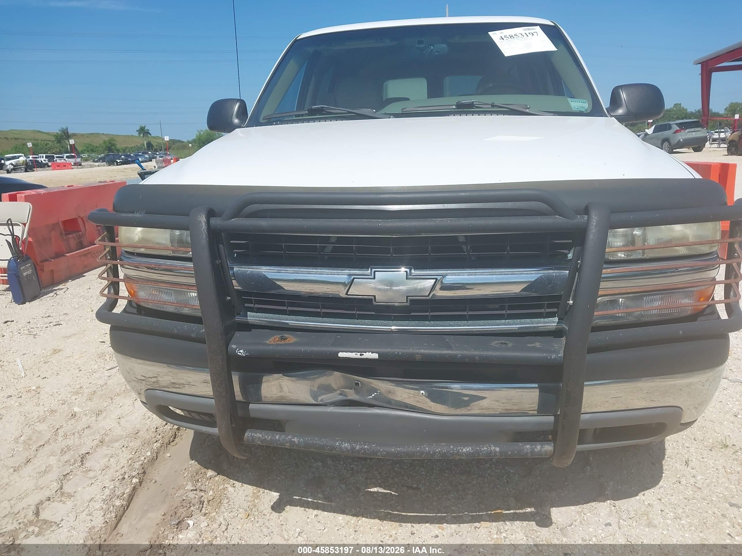 2001 Chevrolet Suburban 1500 Ls Белый vin: 3GNEC16T11G120429