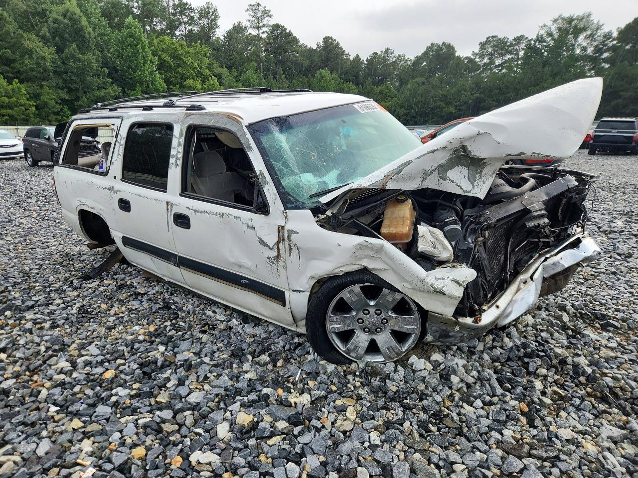 2001 Chevrolet Suburban C1500 White vin: 3GNEC16T11G134072
