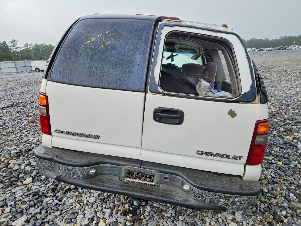 2001 Chevrolet Suburban C1500 White vin: 3GNEC16T11G134072