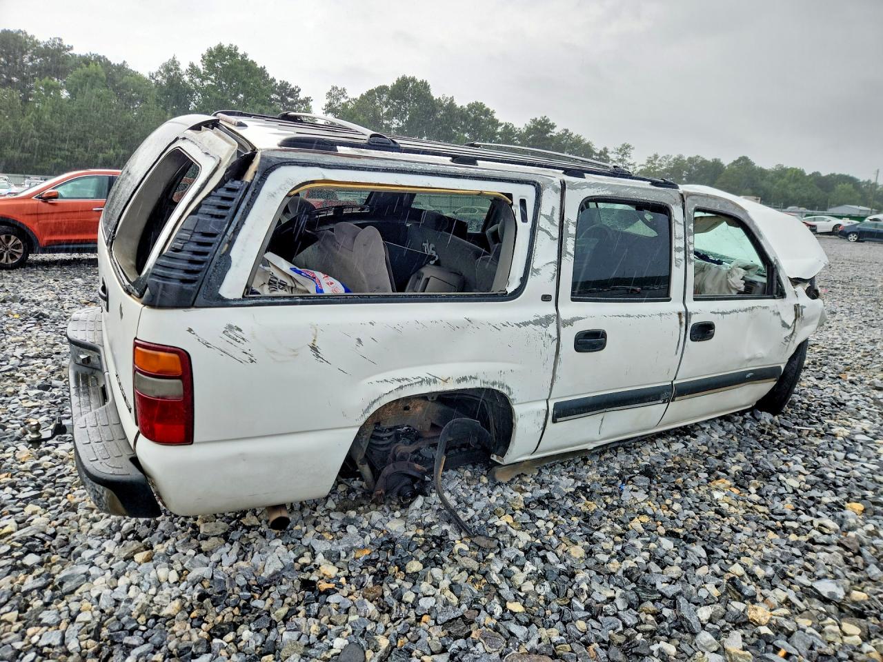 2001 Chevrolet Suburban C1500 White vin: 3GNEC16T11G134072