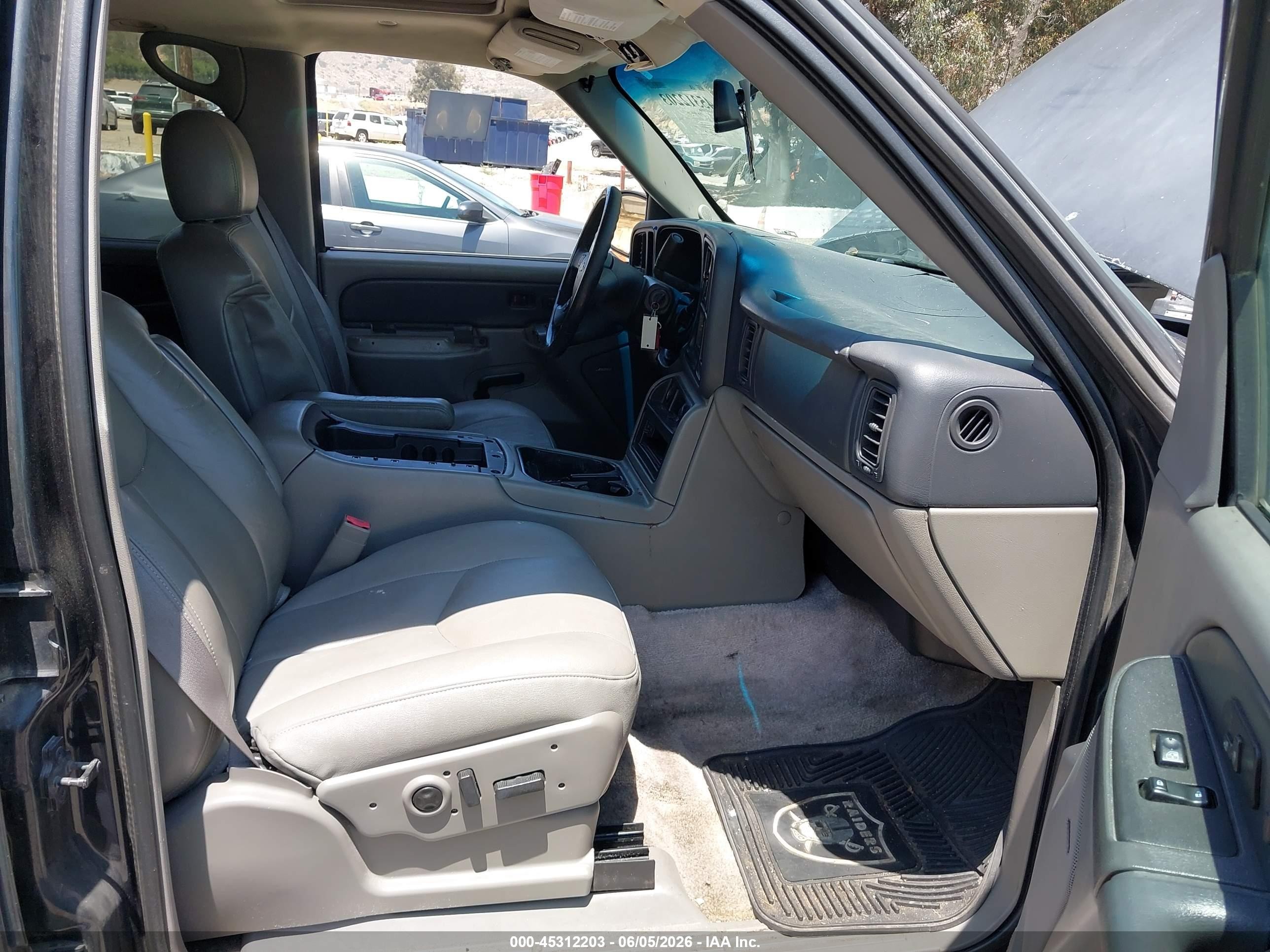 2003 Chevrolet Suburban 1500 Lt Gray vin: 3GNEC16T13G210098
