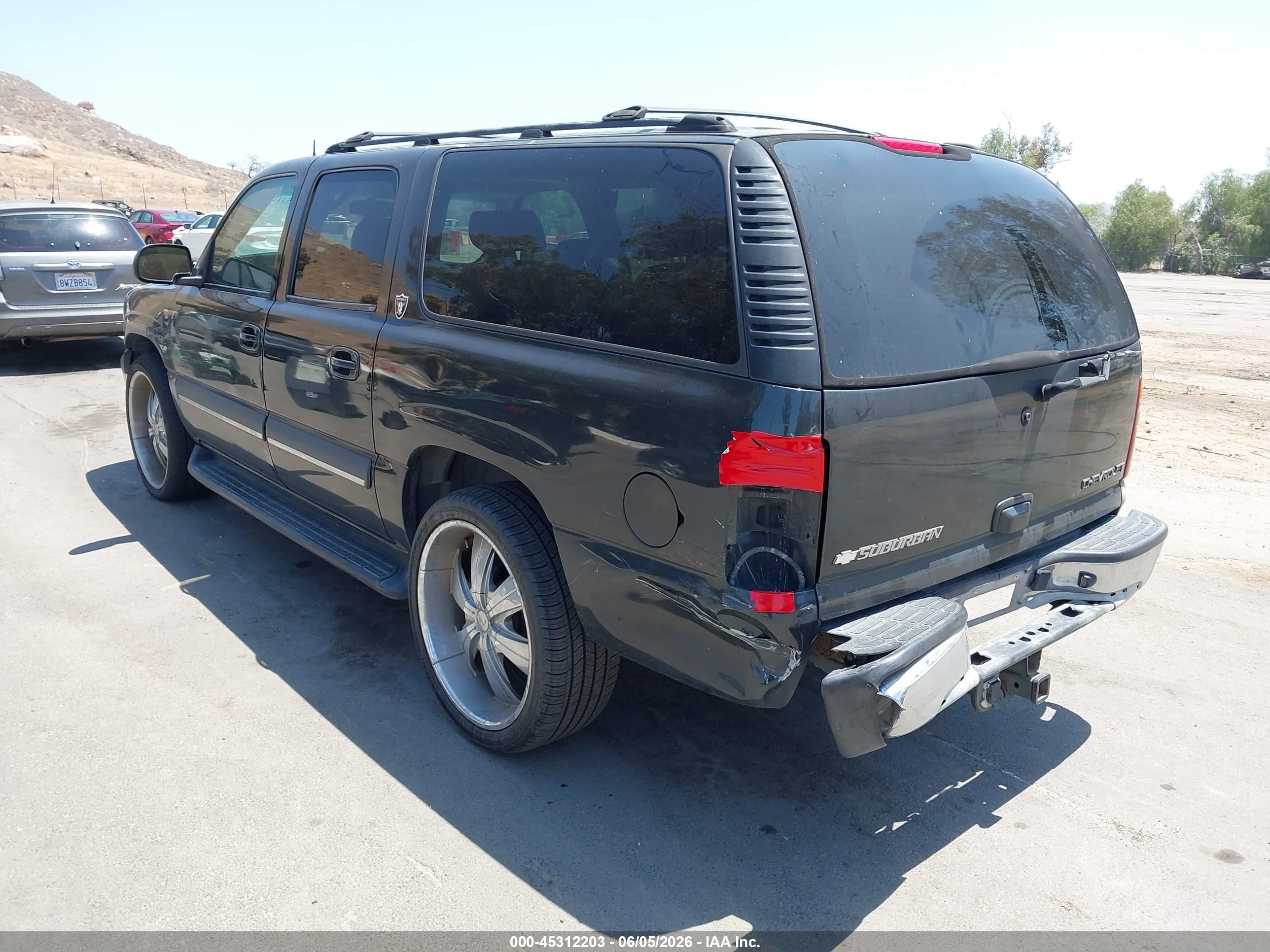 2003 Chevrolet Suburban 1500 Lt Gray vin: 3GNEC16T13G210098
